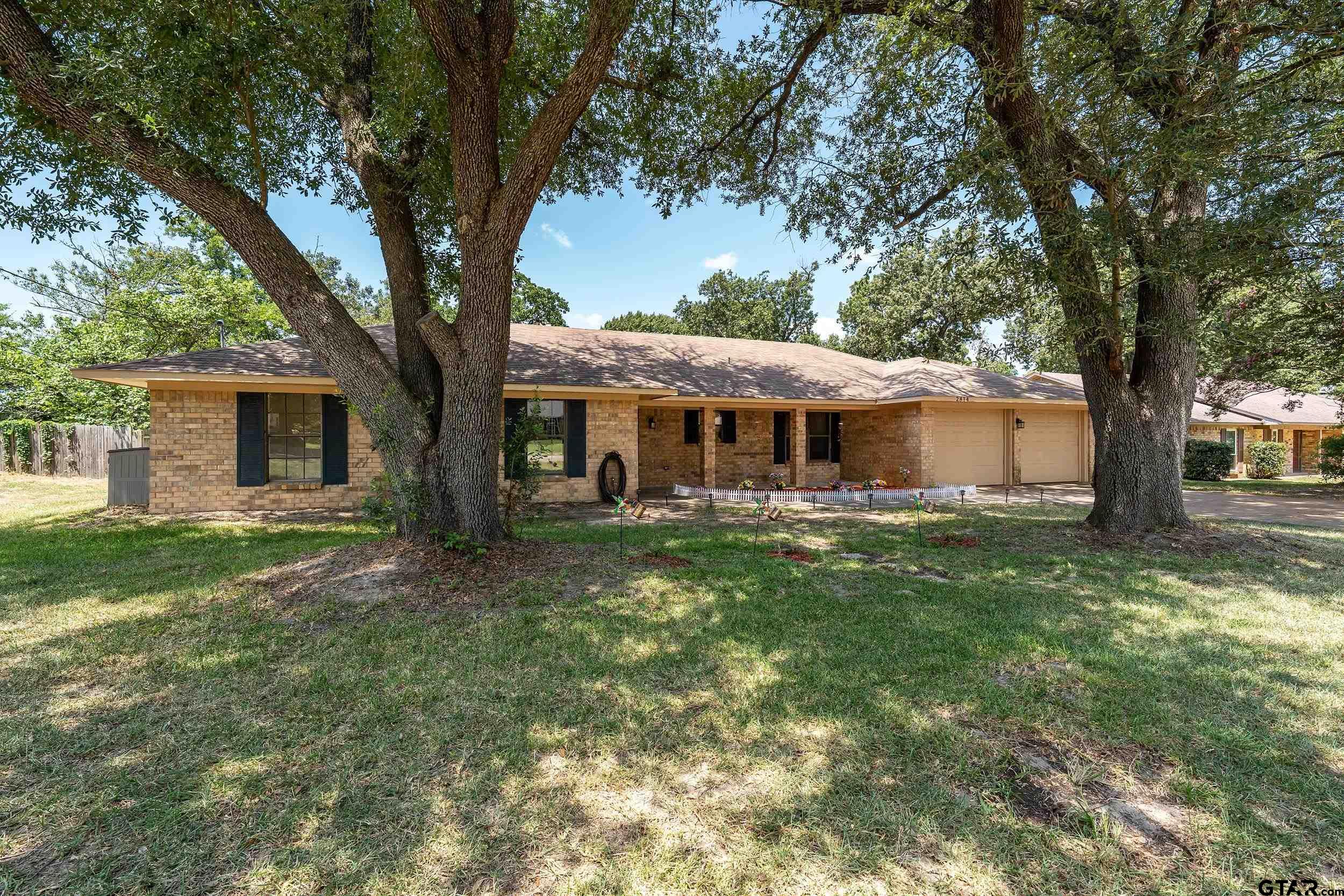 2814 Pineview