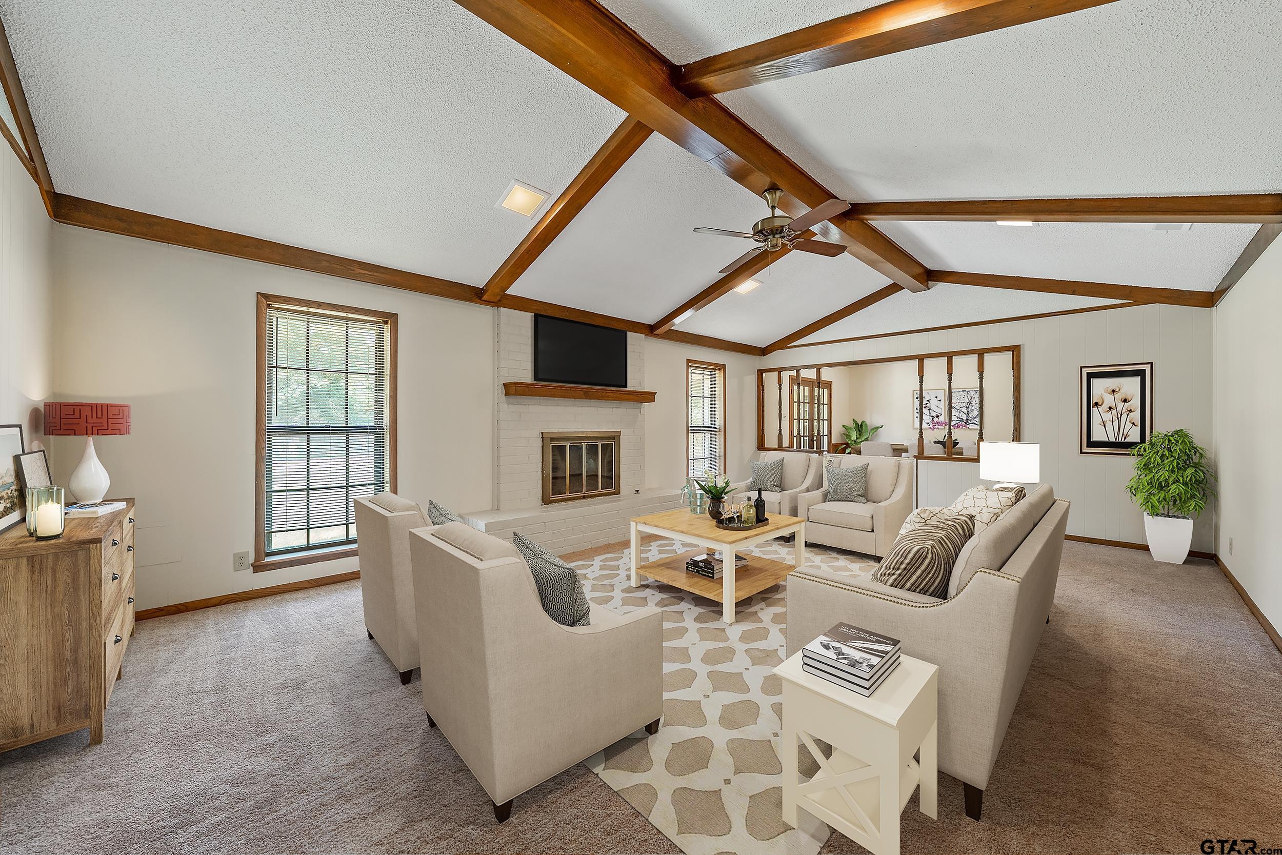 2814 Pineview