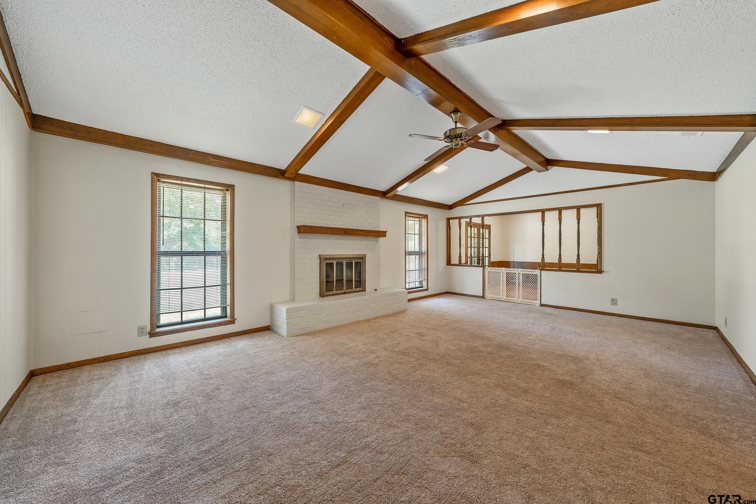 2814 Pineview