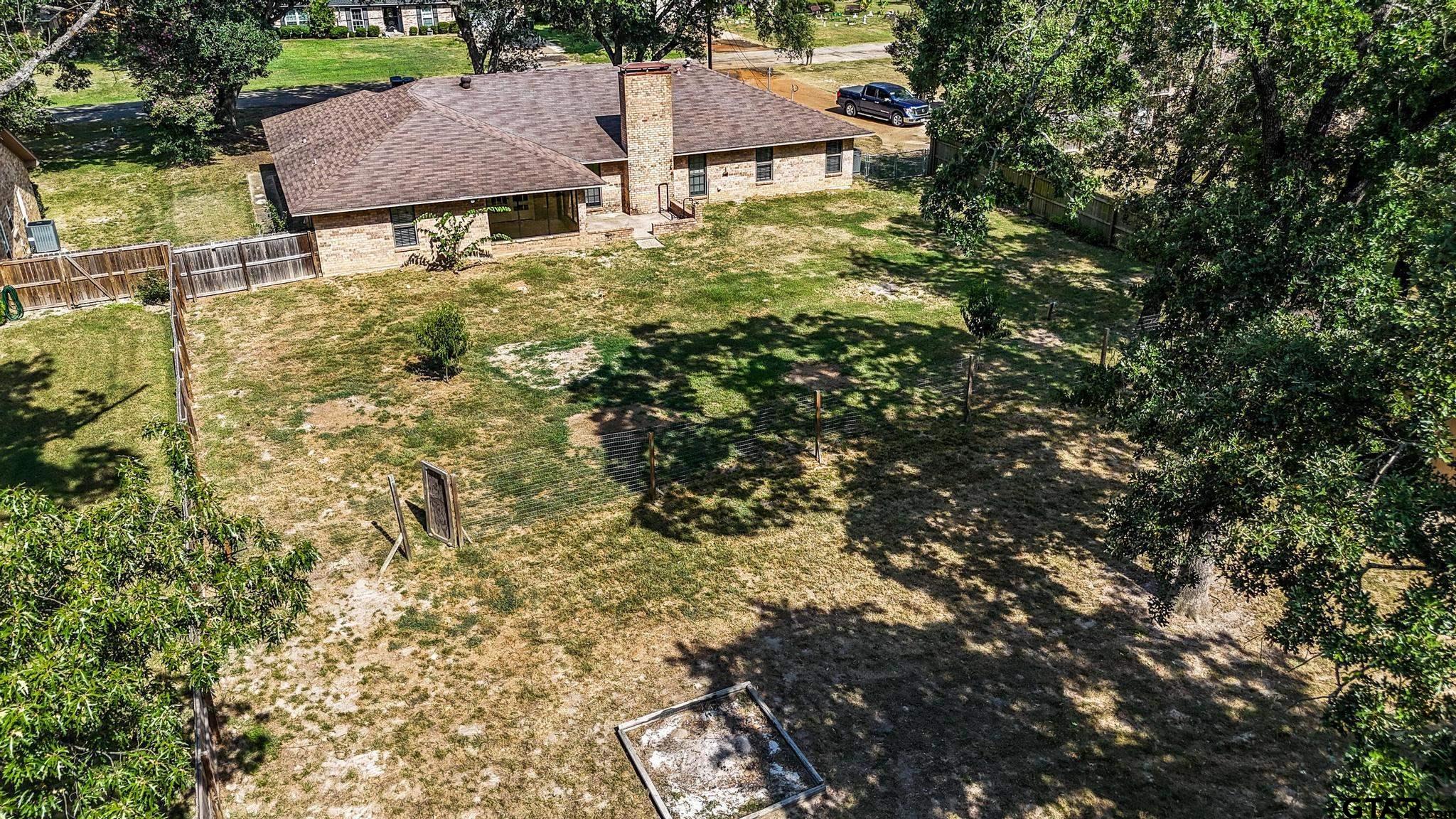 2814 Pineview