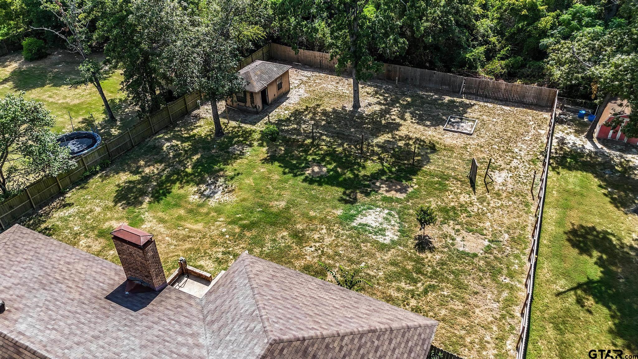 2814 Pineview