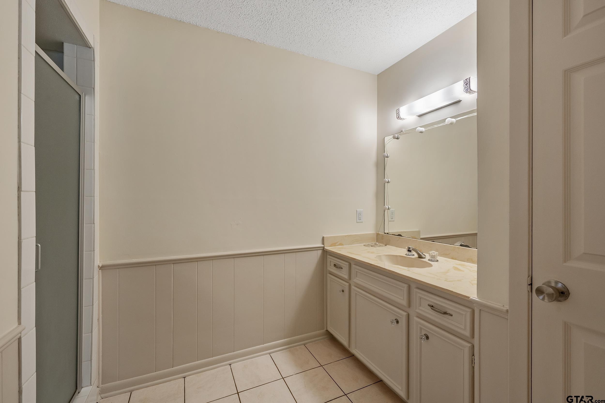 2814 Pineview