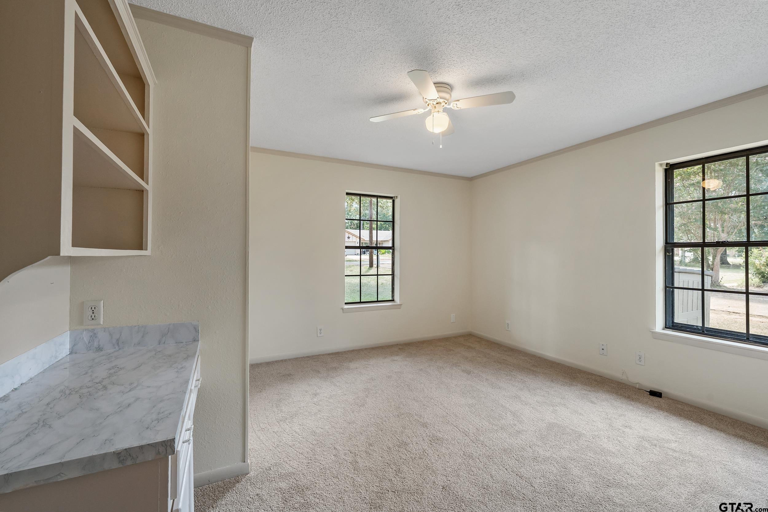 2814 Pineview