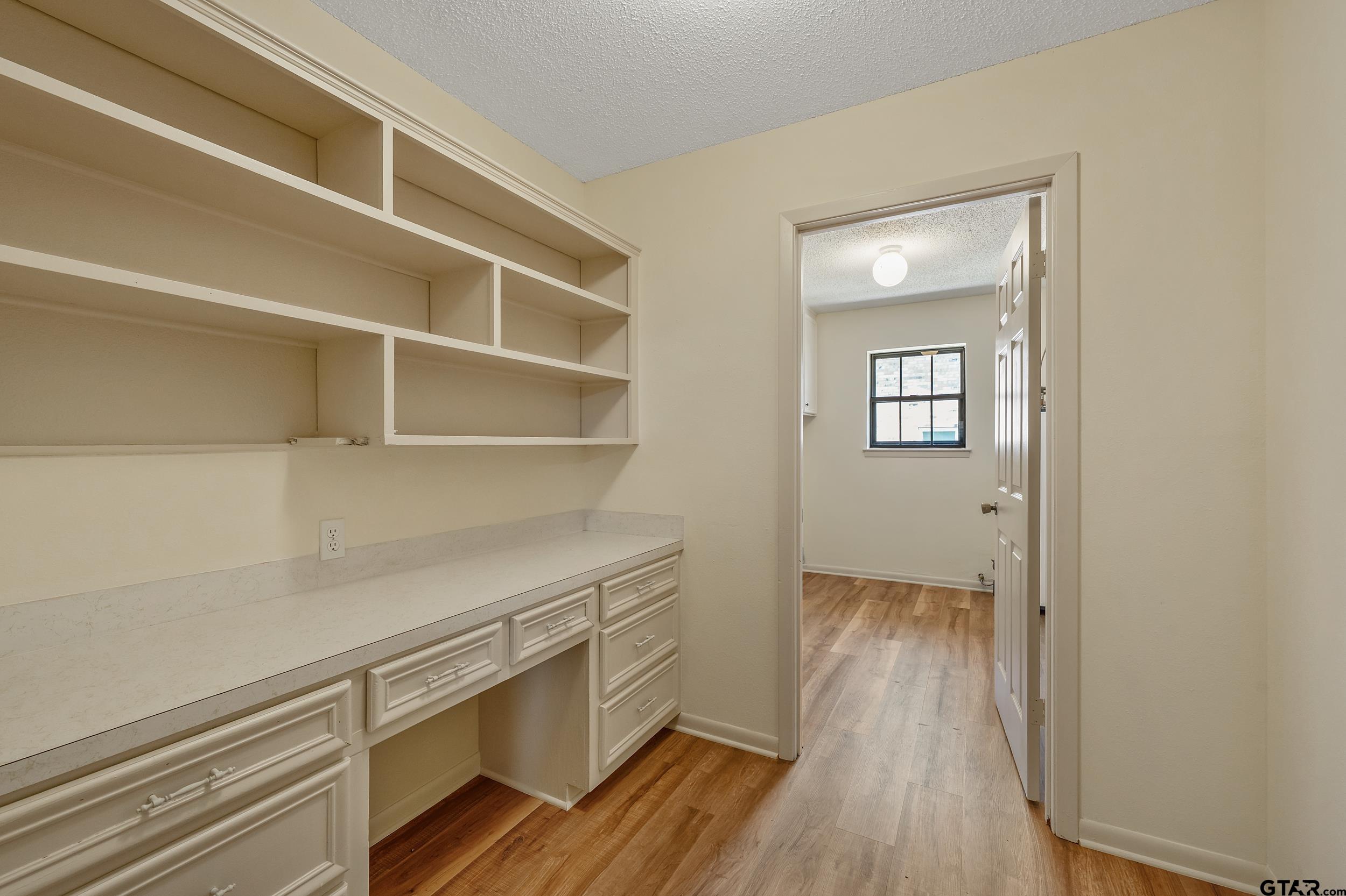 2814 Pineview