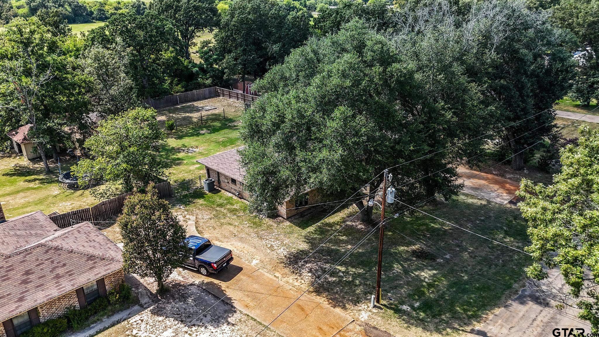 2814 Pineview