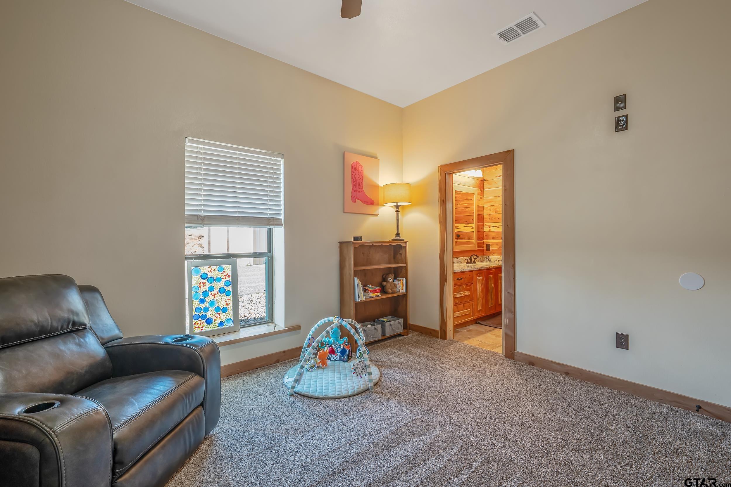 2600 Van Meter Rd