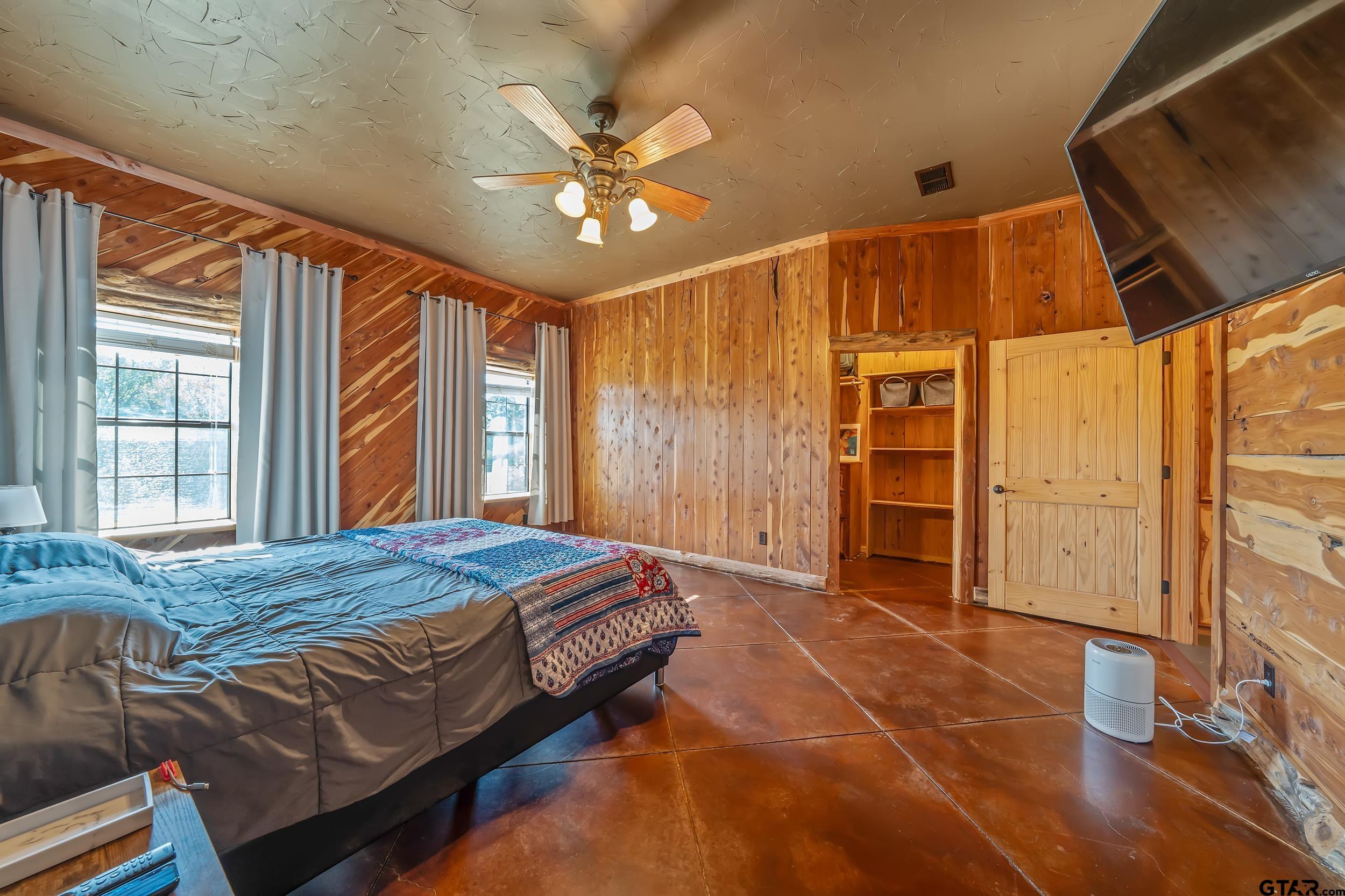 2600 Van Meter Rd