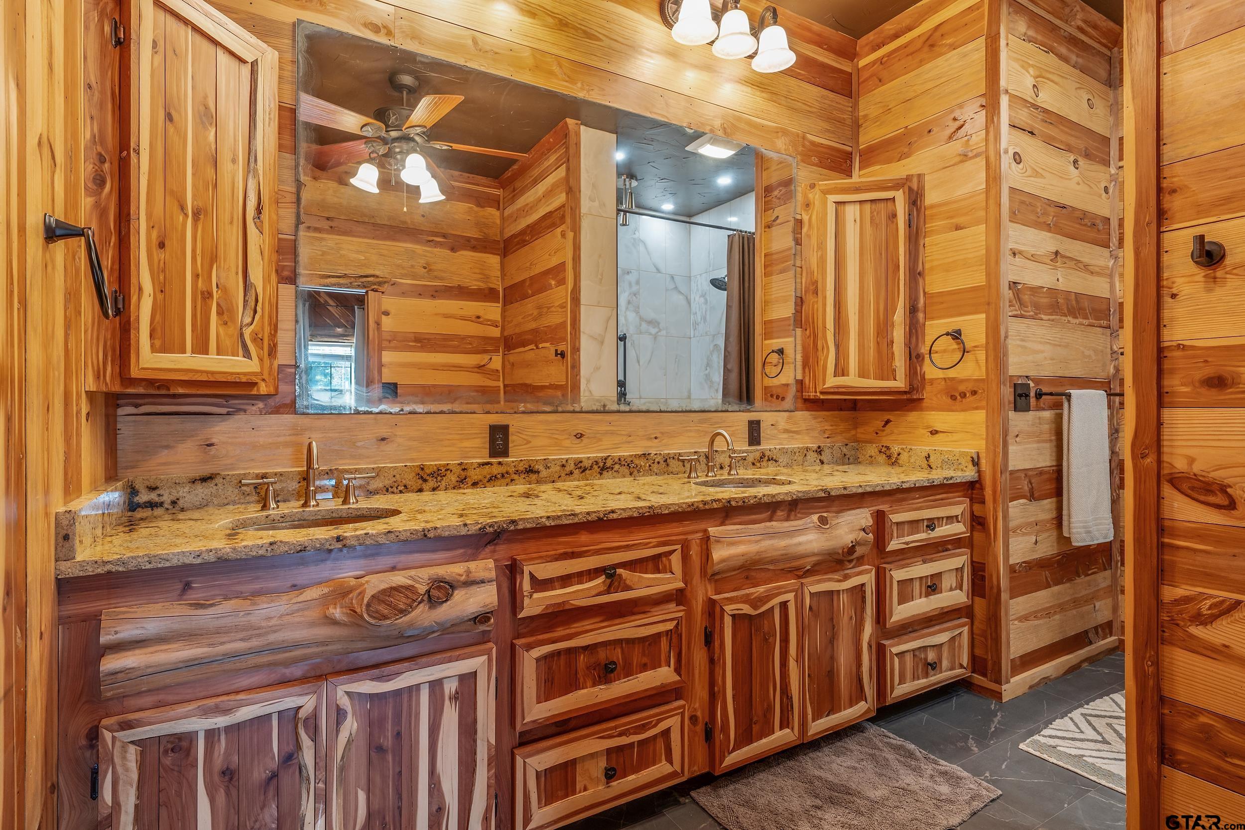2600 Van Meter Rd