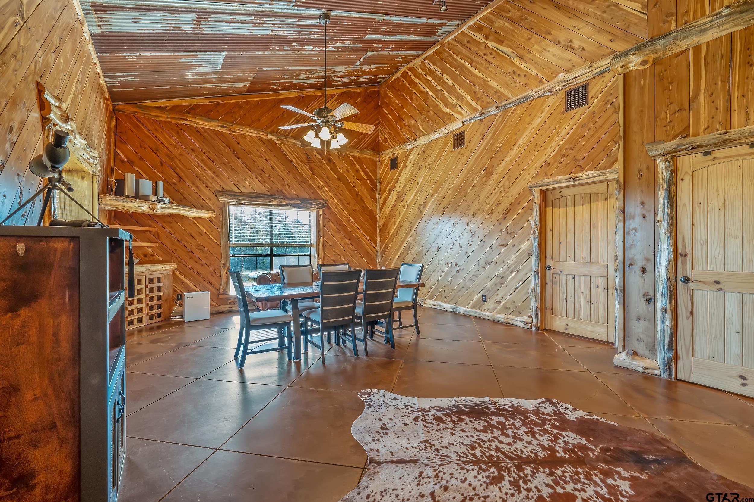 2600 Van Meter Rd