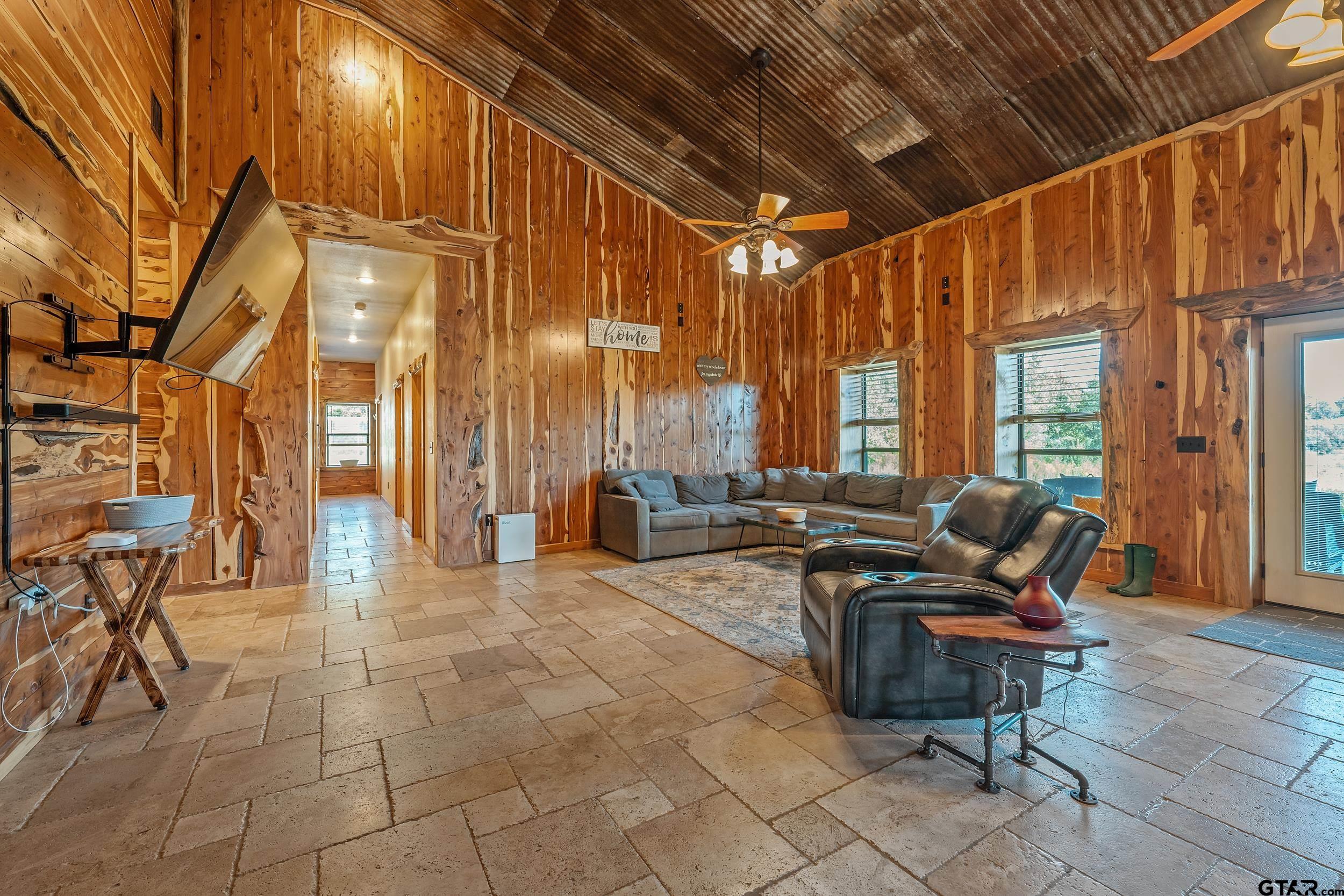 2600 Van Meter Rd