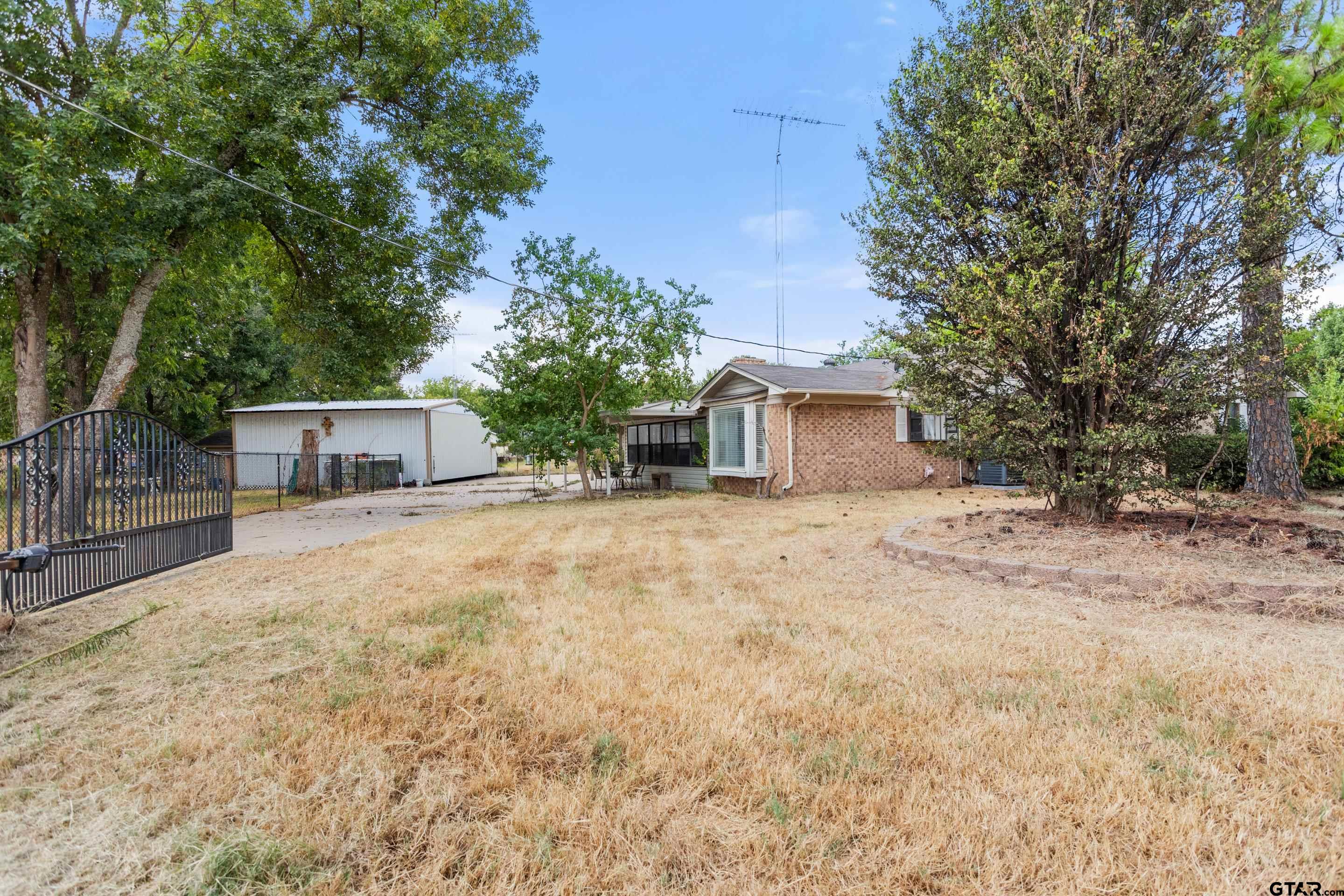 189 County Road 1886