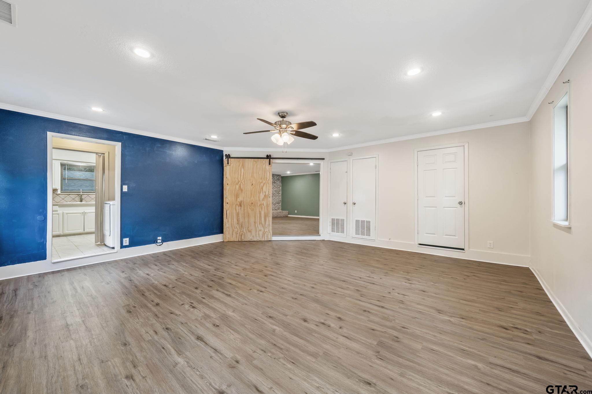 3100 Rosemary Ln