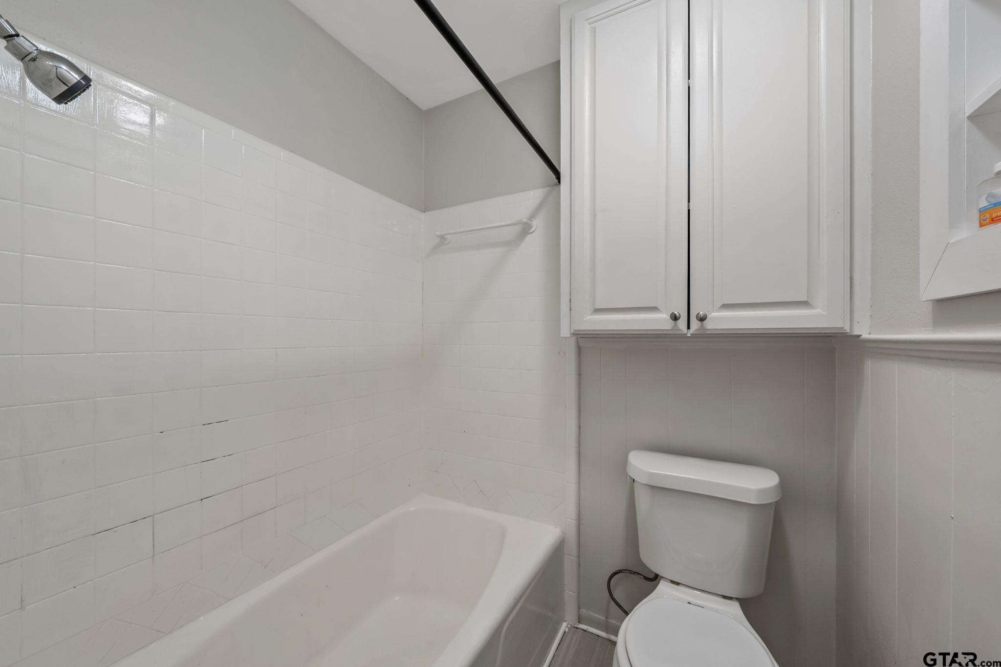 3100 Rosemary Ln