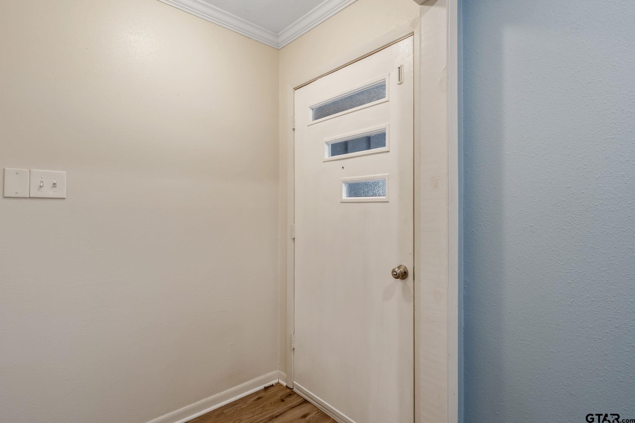 3100 Rosemary Ln