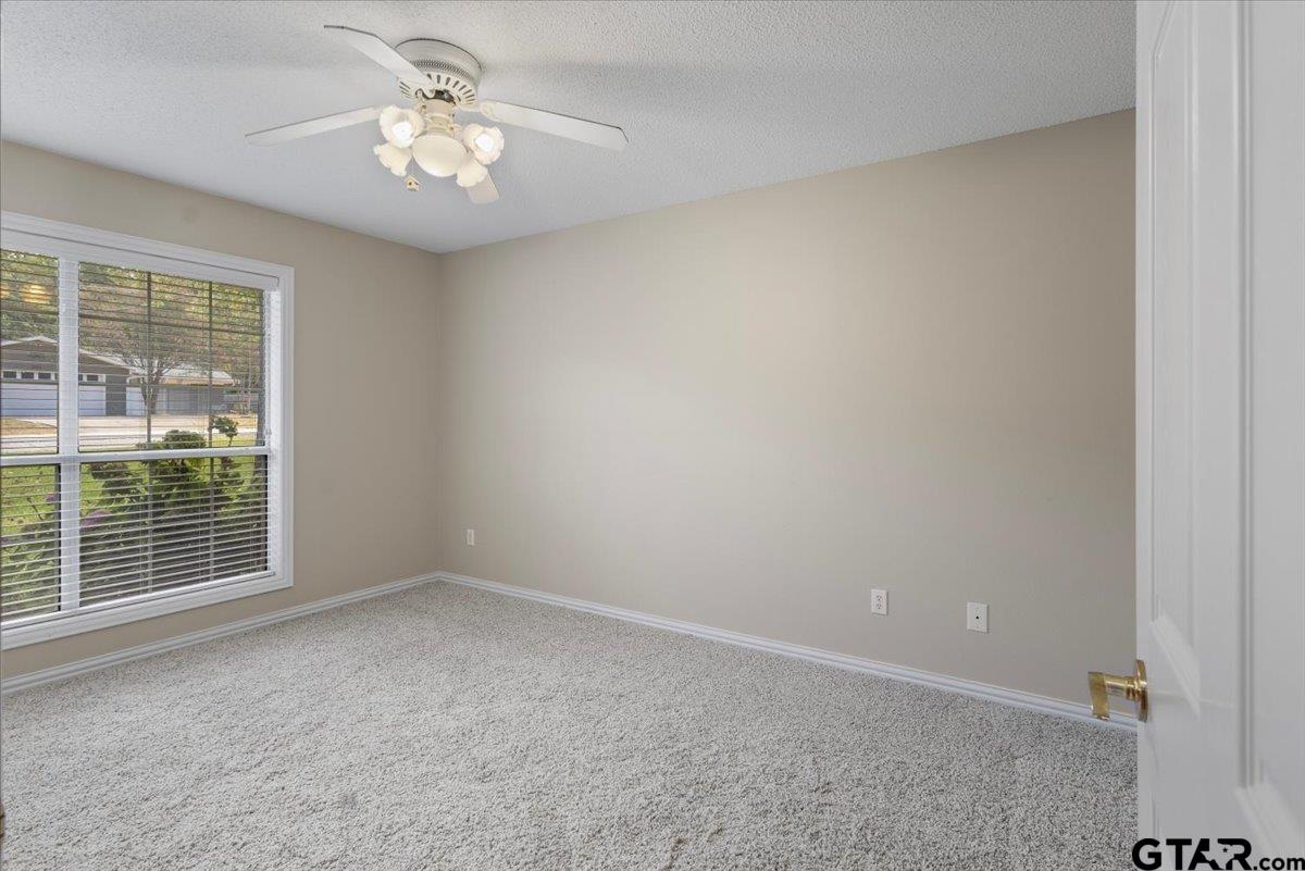 532 Dogwood Ln