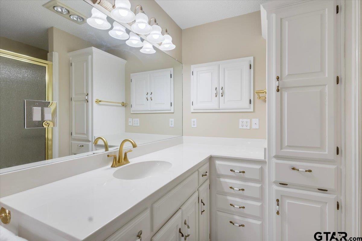 532 Dogwood Ln