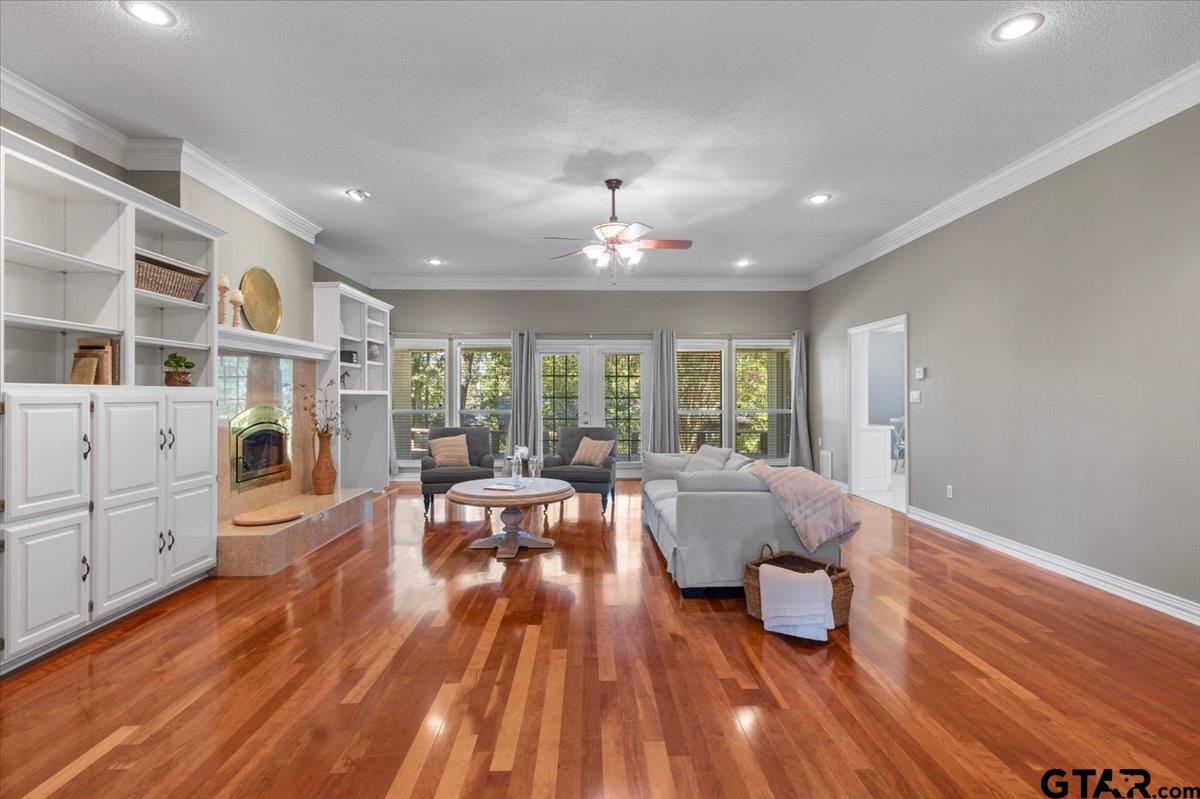 532 Dogwood Ln