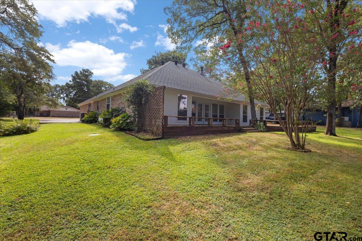 532 Dogwood Ln