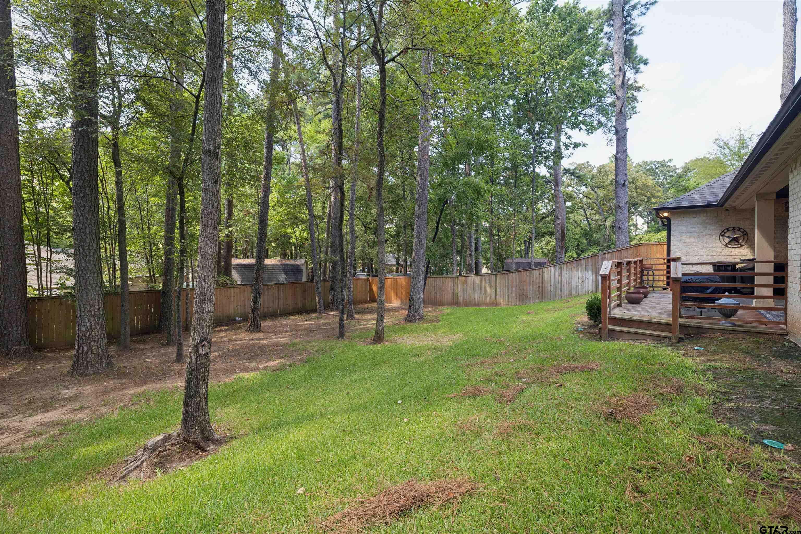 17984 Oakridge Ln