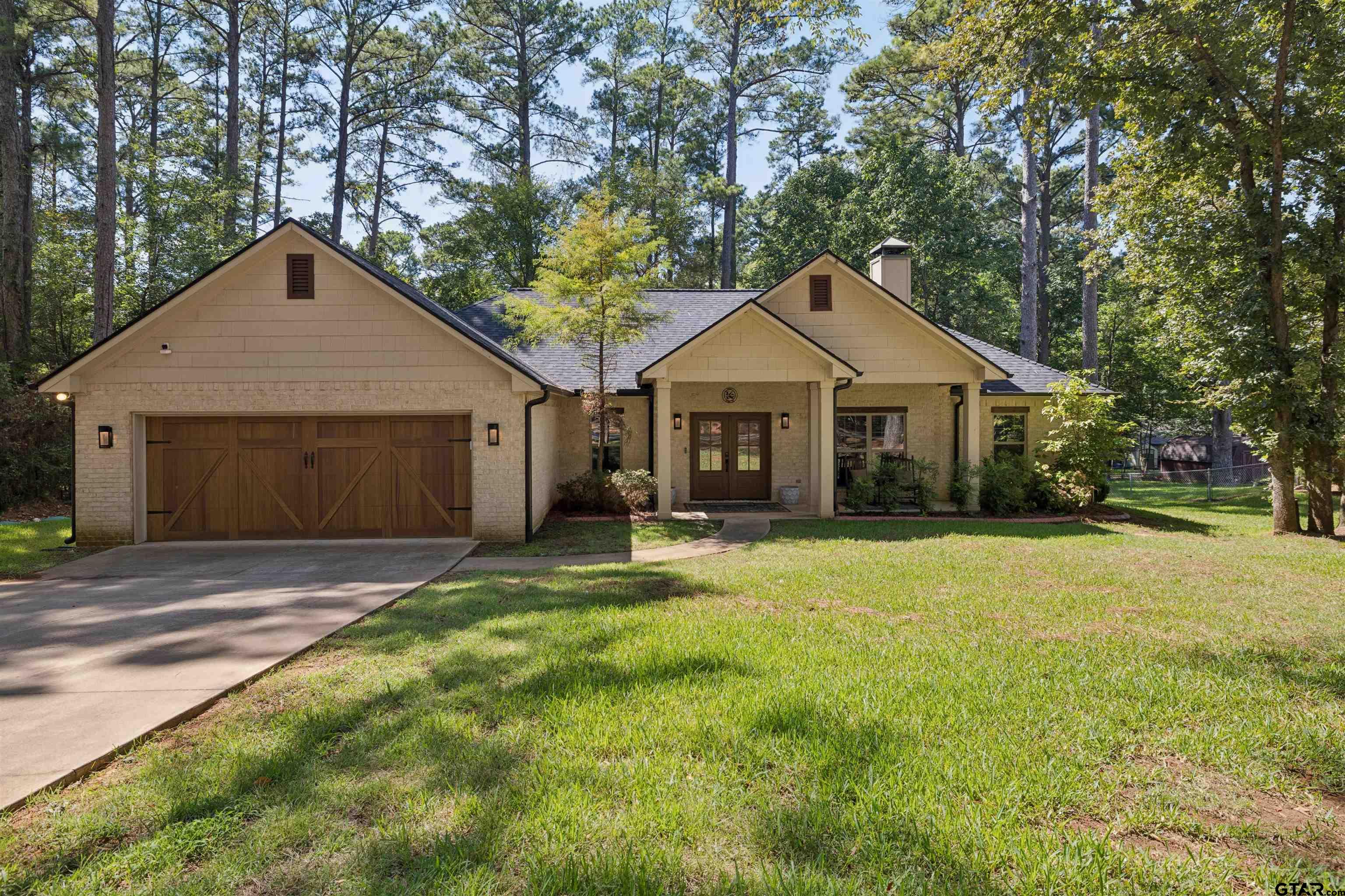 17984 Oakridge Ln