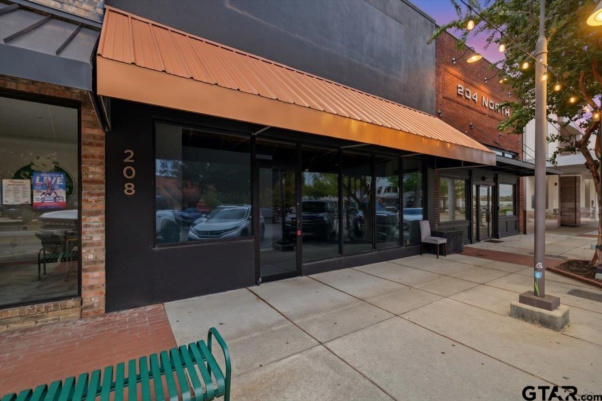 208 N Fredonia St.