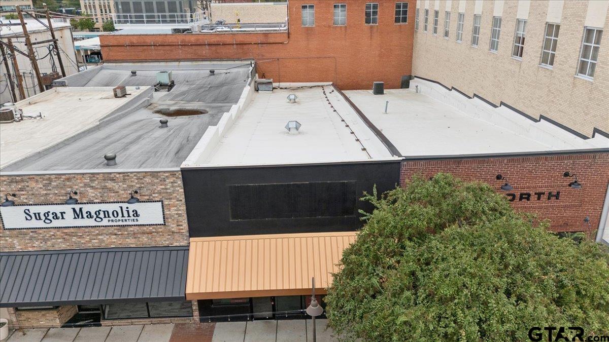 208 N Fredonia St.