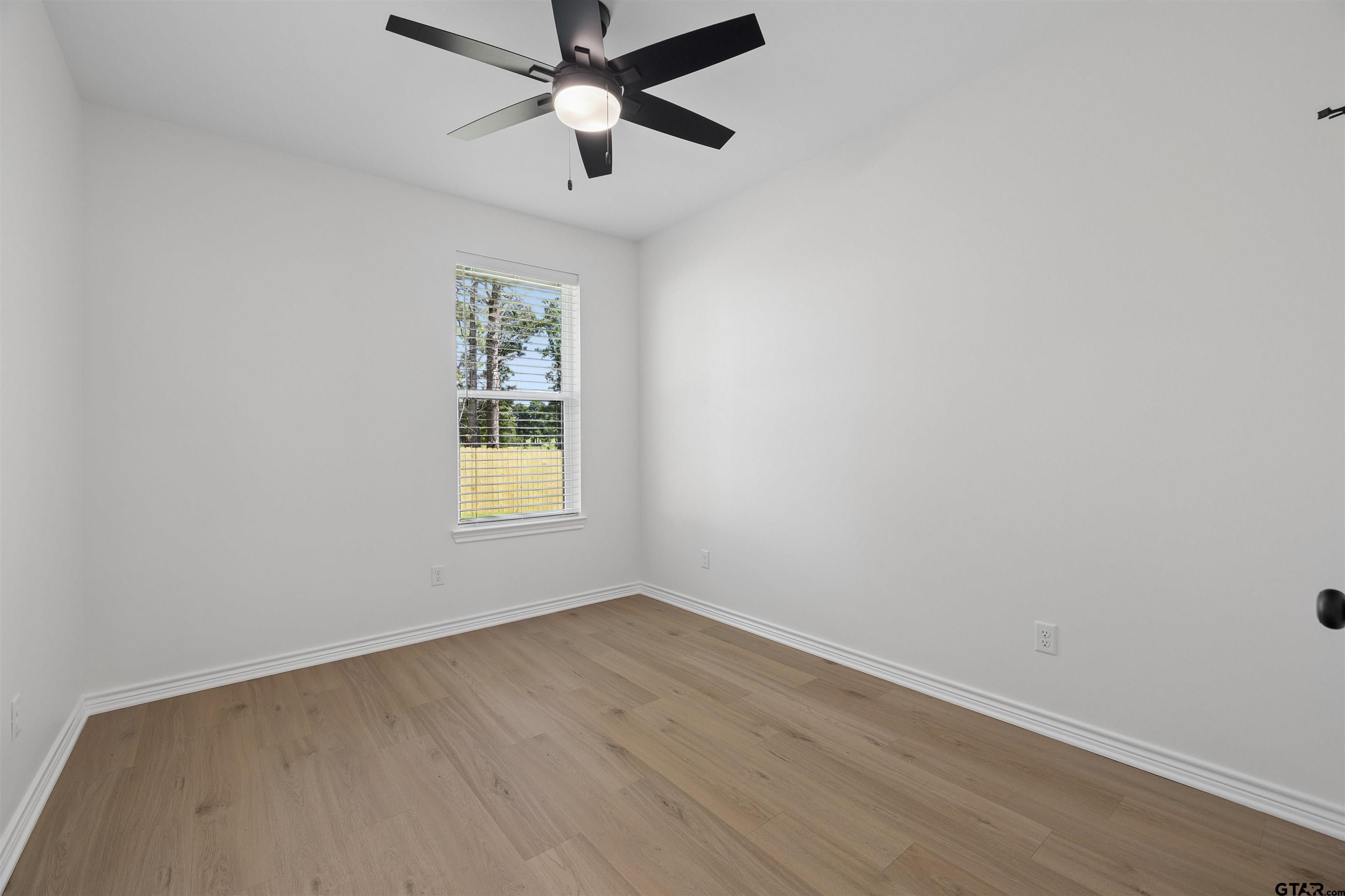 12101 Pinecrest Dr