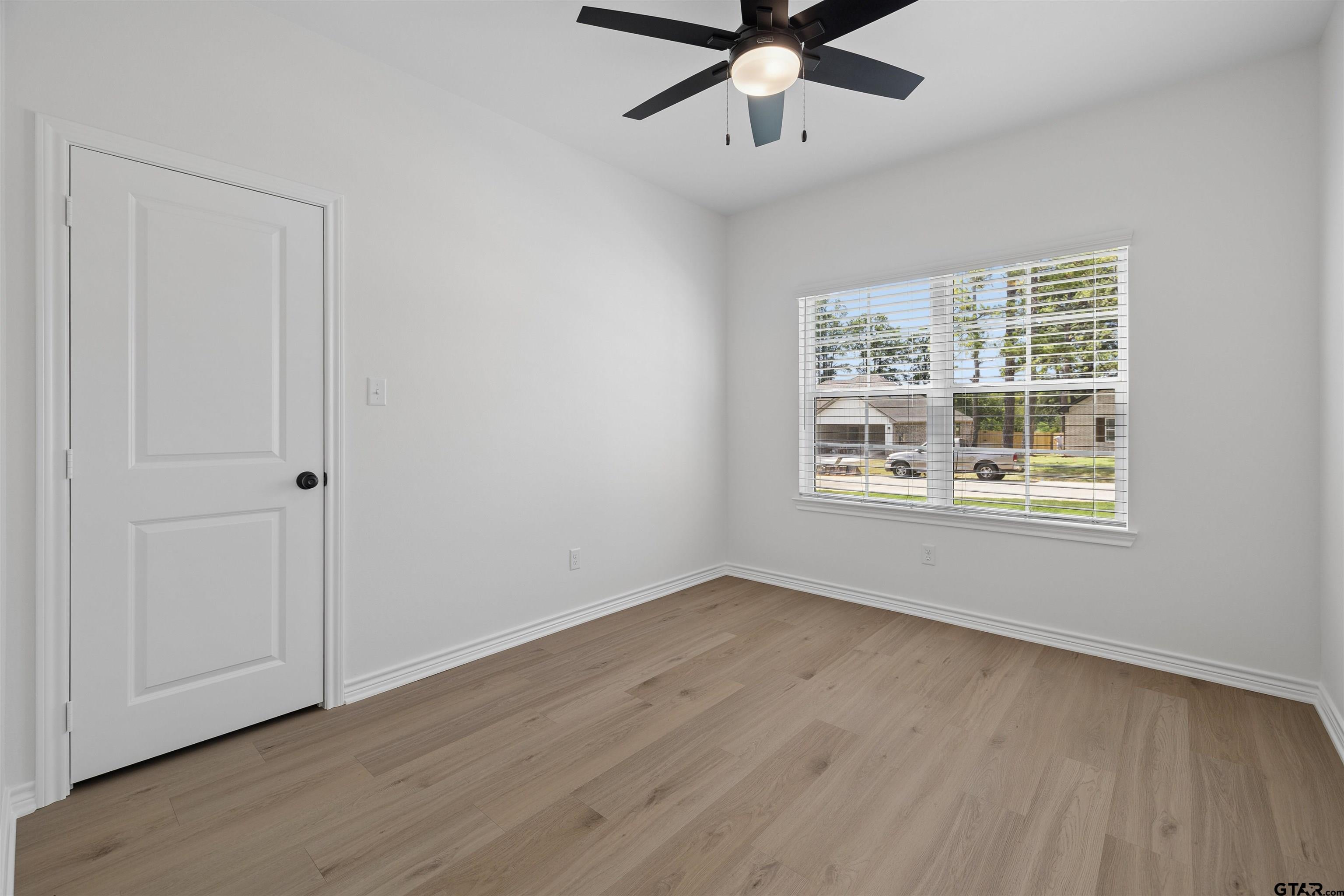 12101 Pinecrest Dr