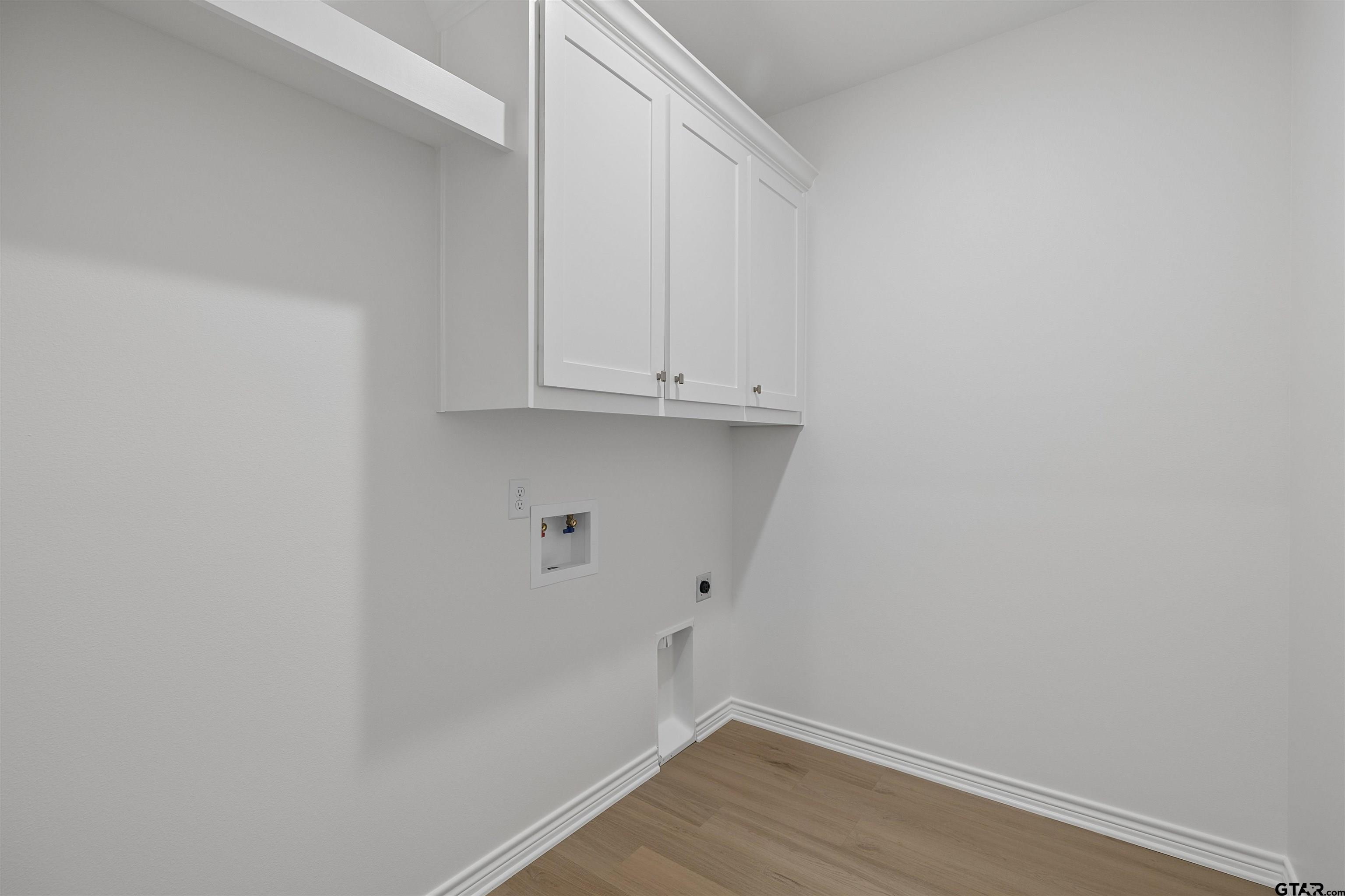 12101 Pinecrest Dr
