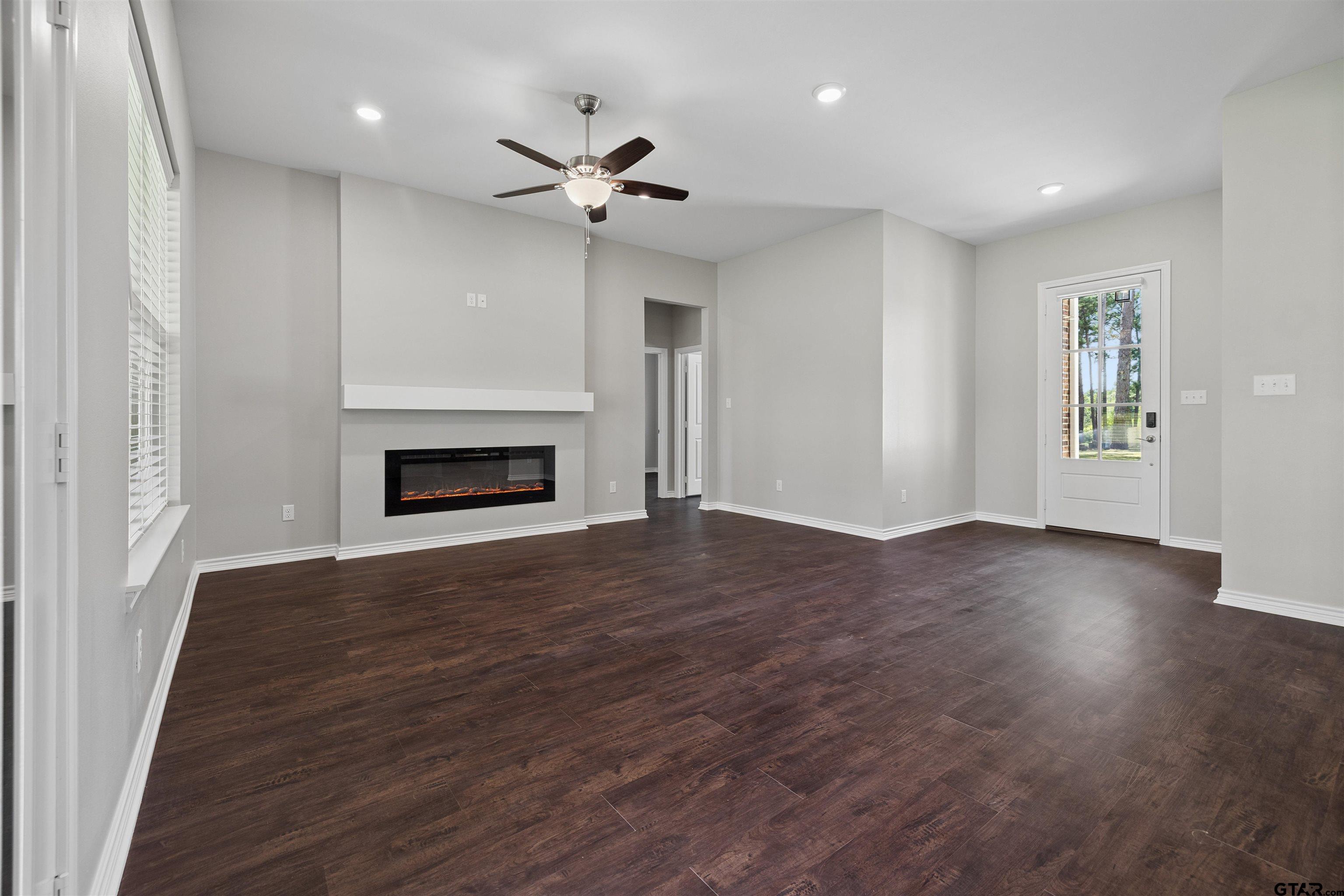 12117 Pinecrest Dr