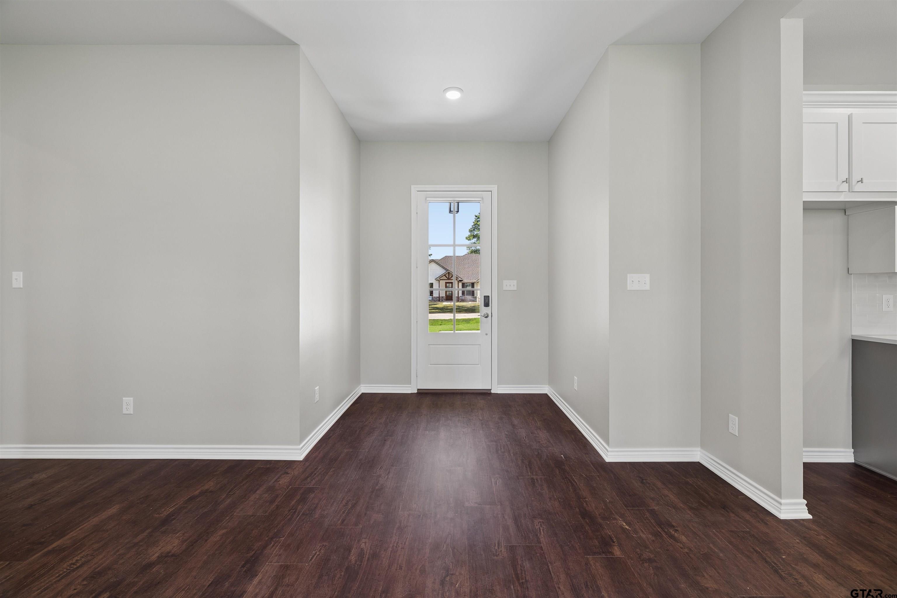 12117 Pinecrest Dr
