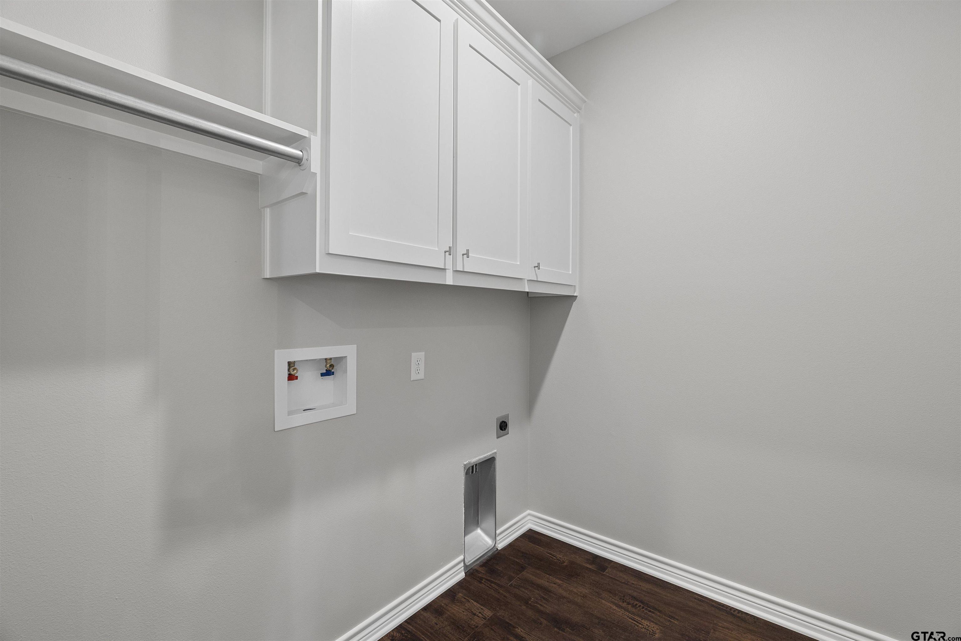 12117 Pinecrest Dr