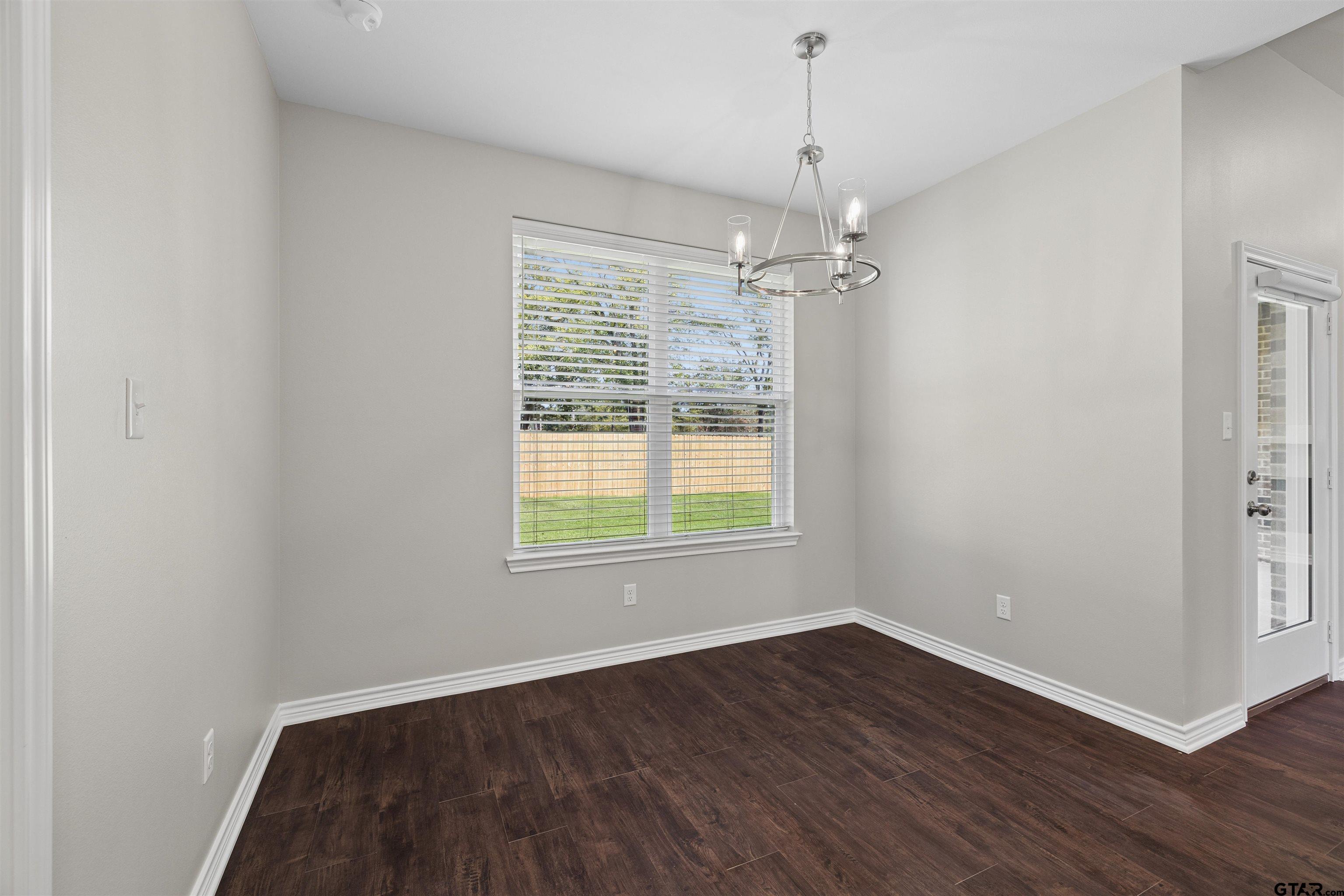 12117 Pinecrest Dr