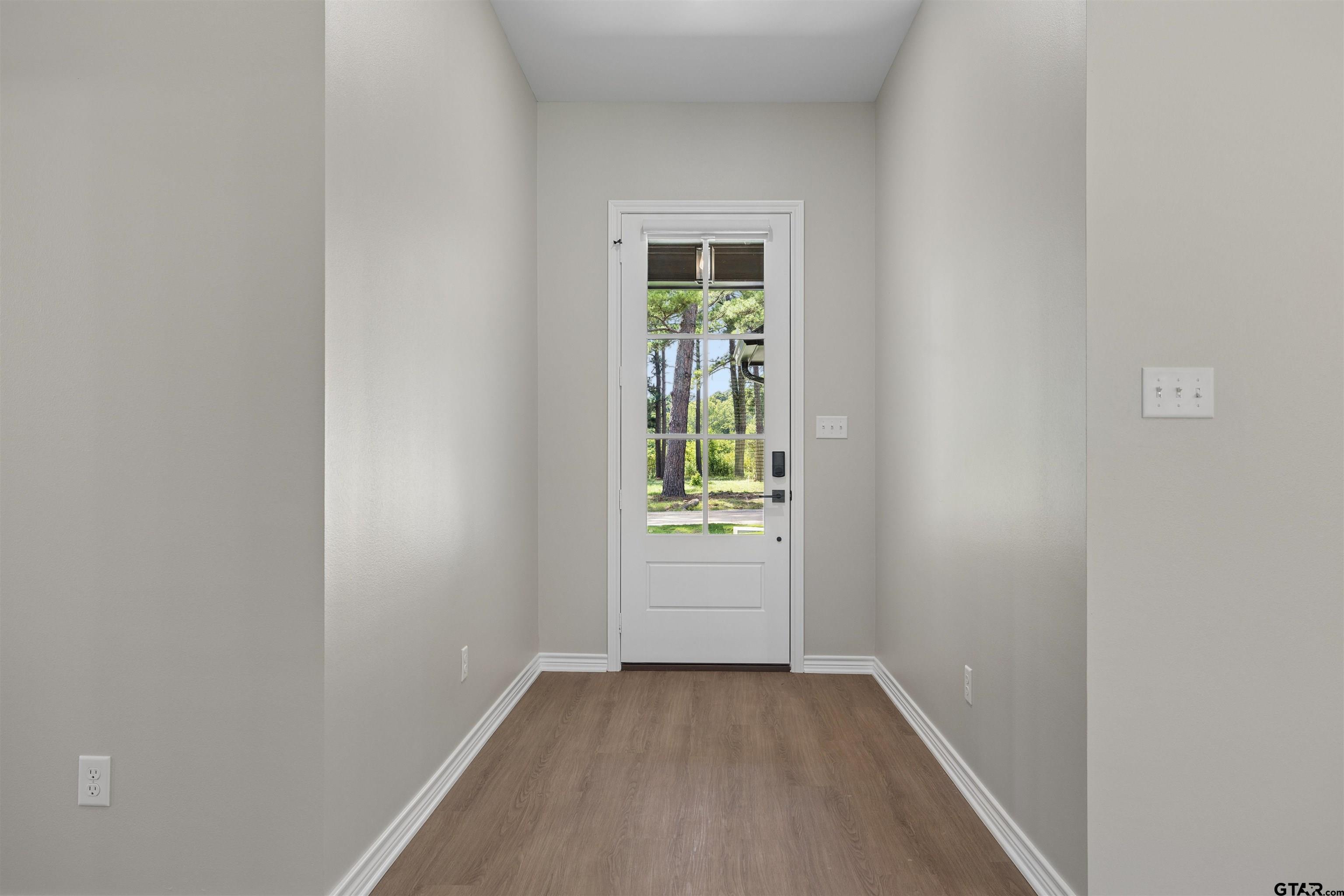 12137 Pinecrest Dr
