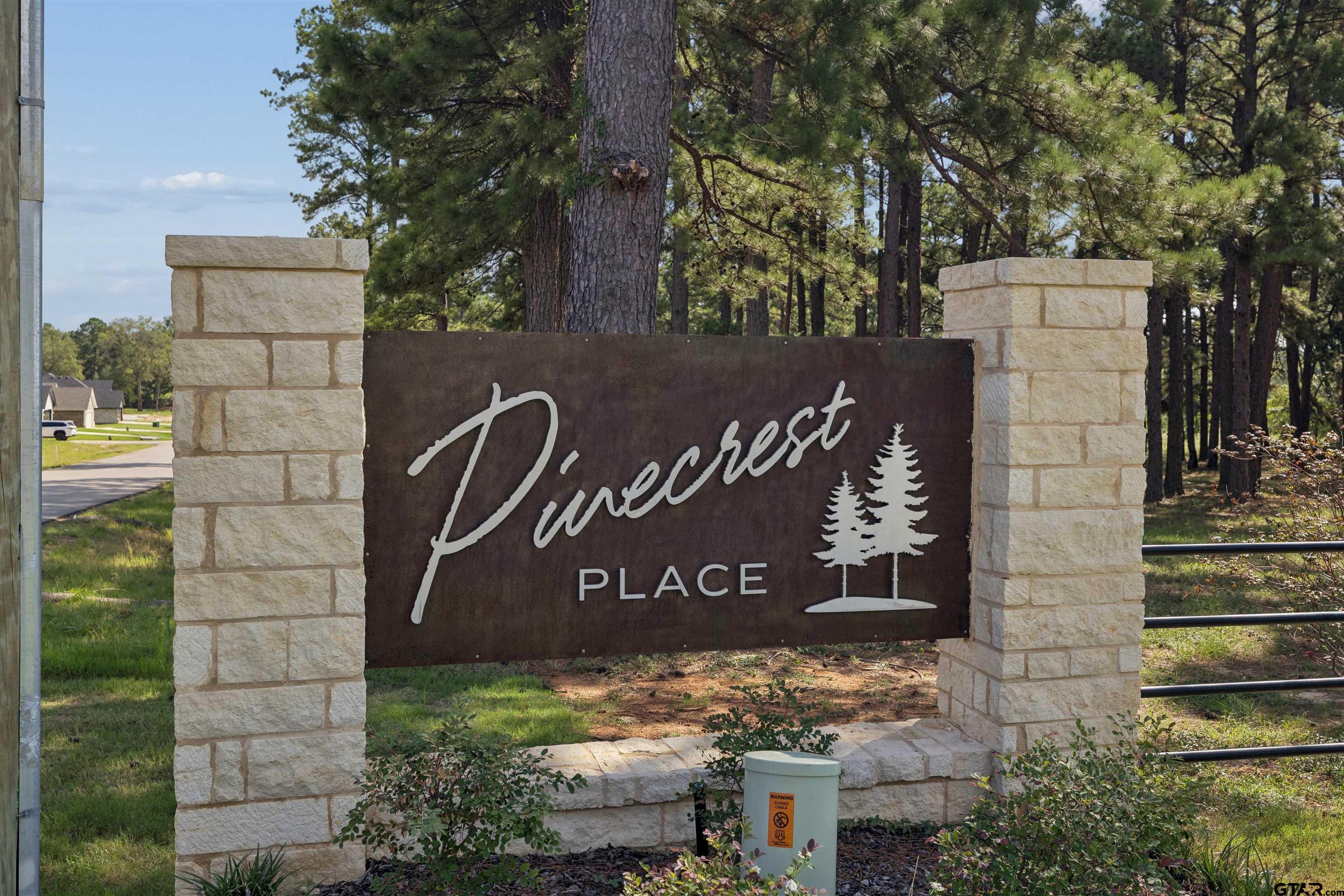 12137 Pinecrest Dr