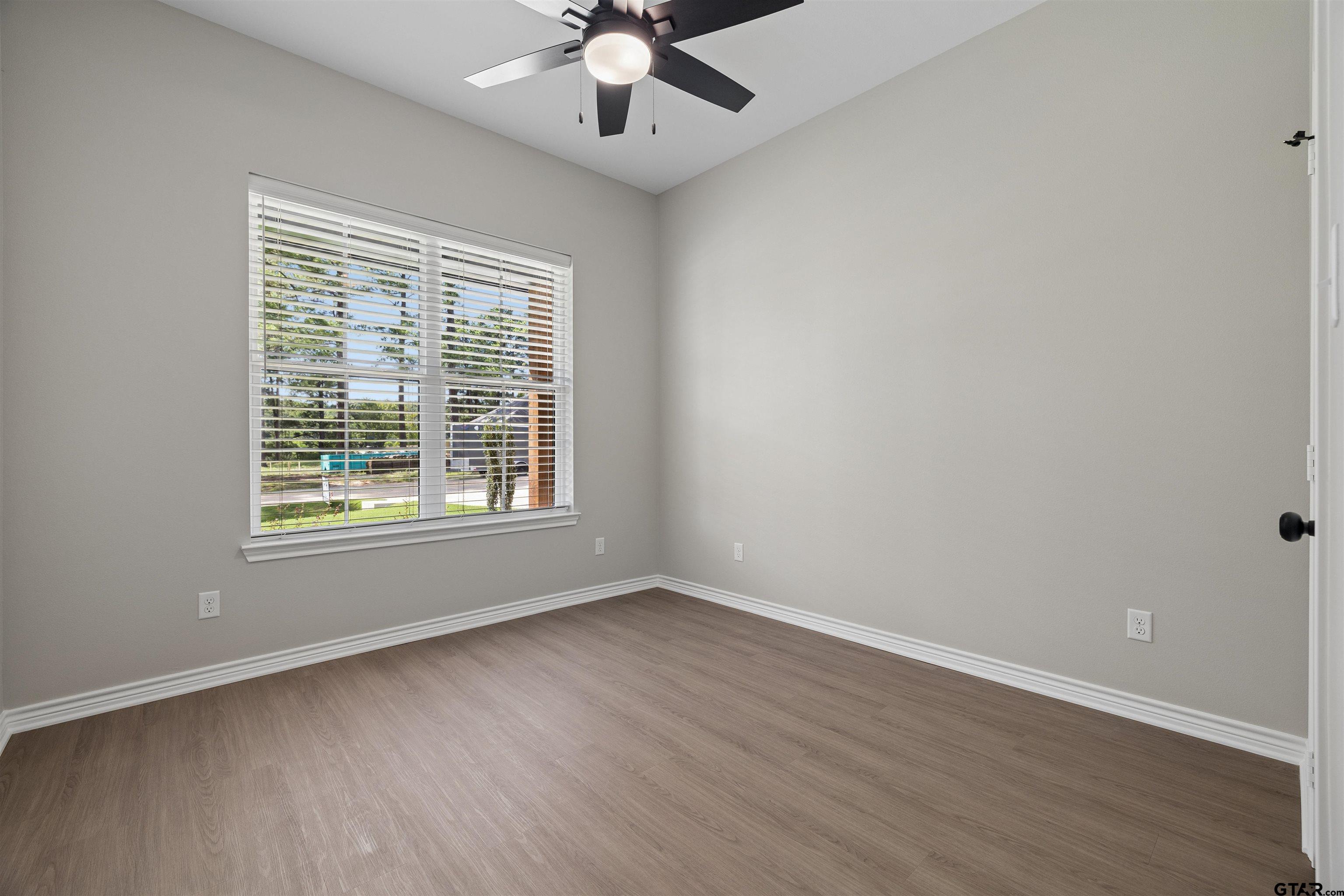 12137 Pinecrest Dr