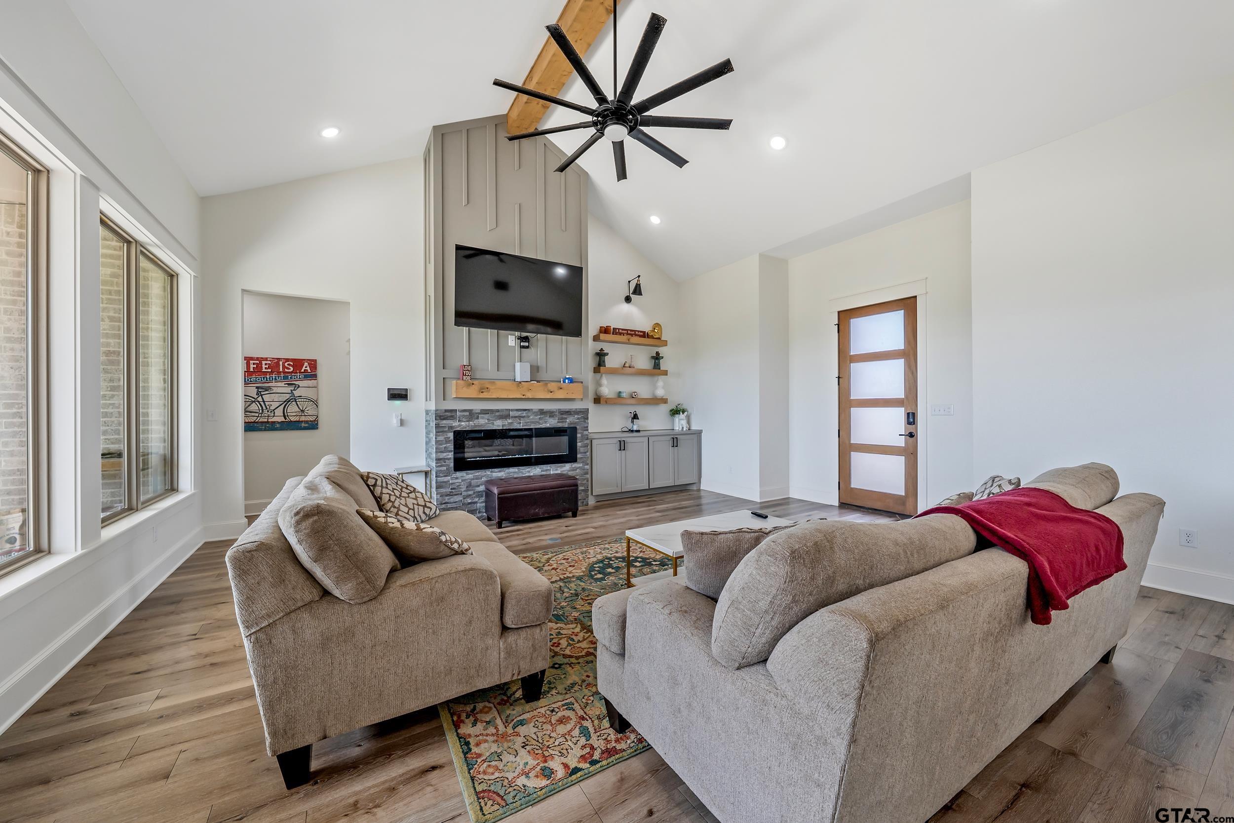 16194 Eagle Lane