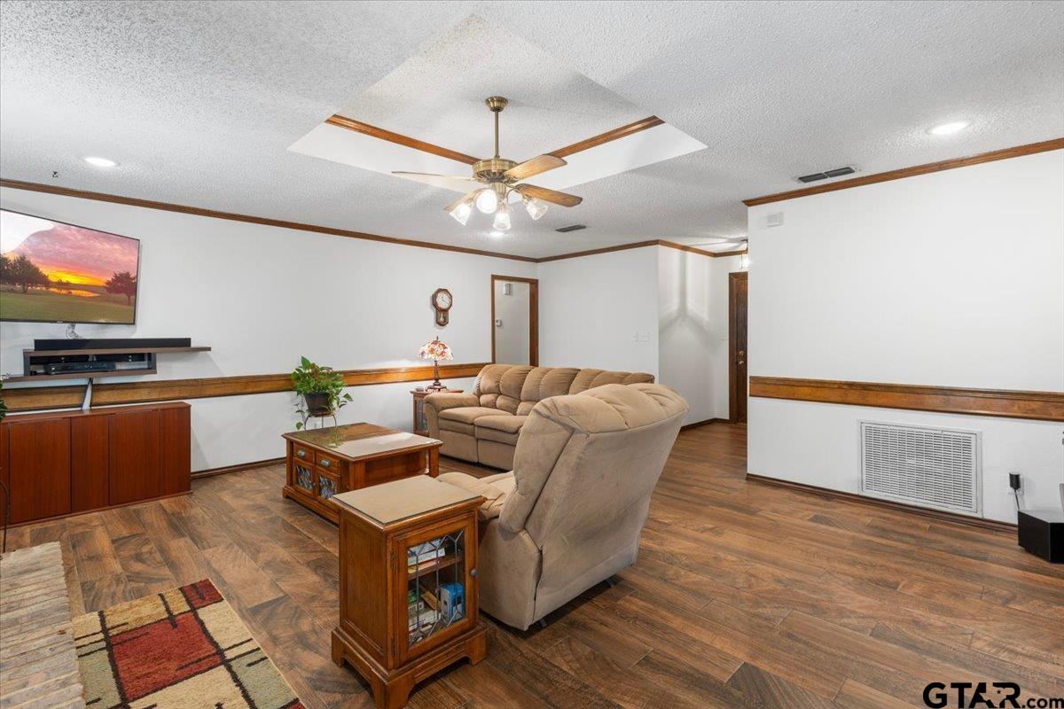 13804 Birchwood Cir