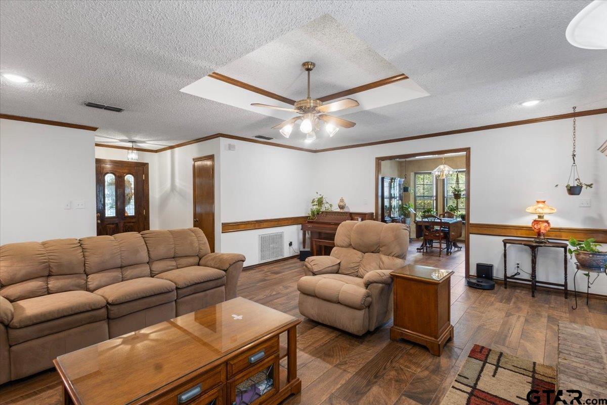 13804 Birchwood Cir