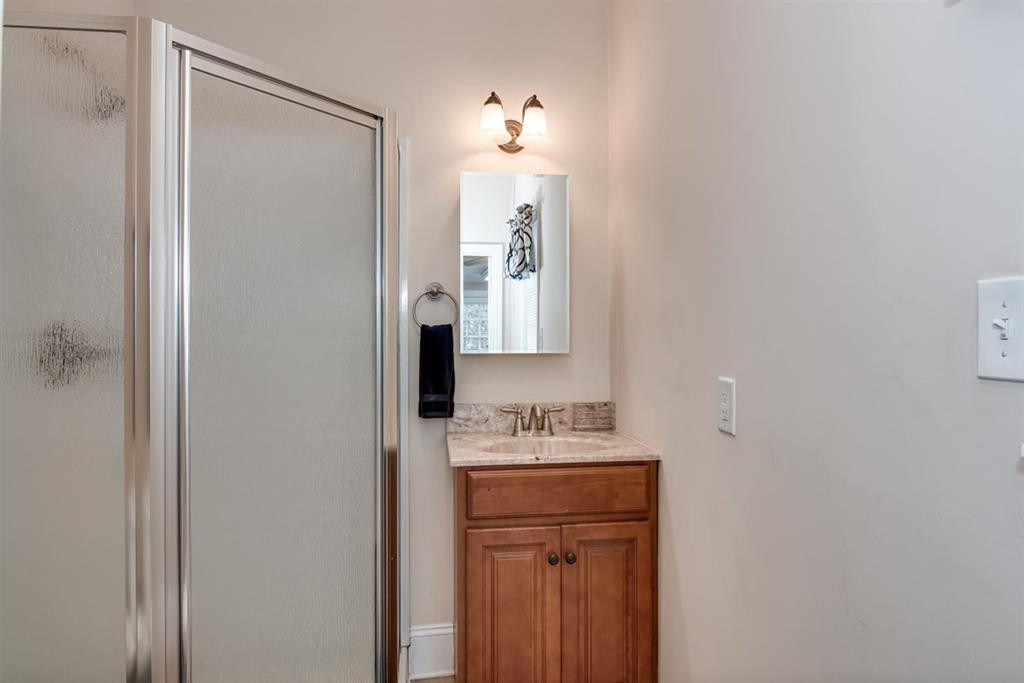 105 Florence Street, 103