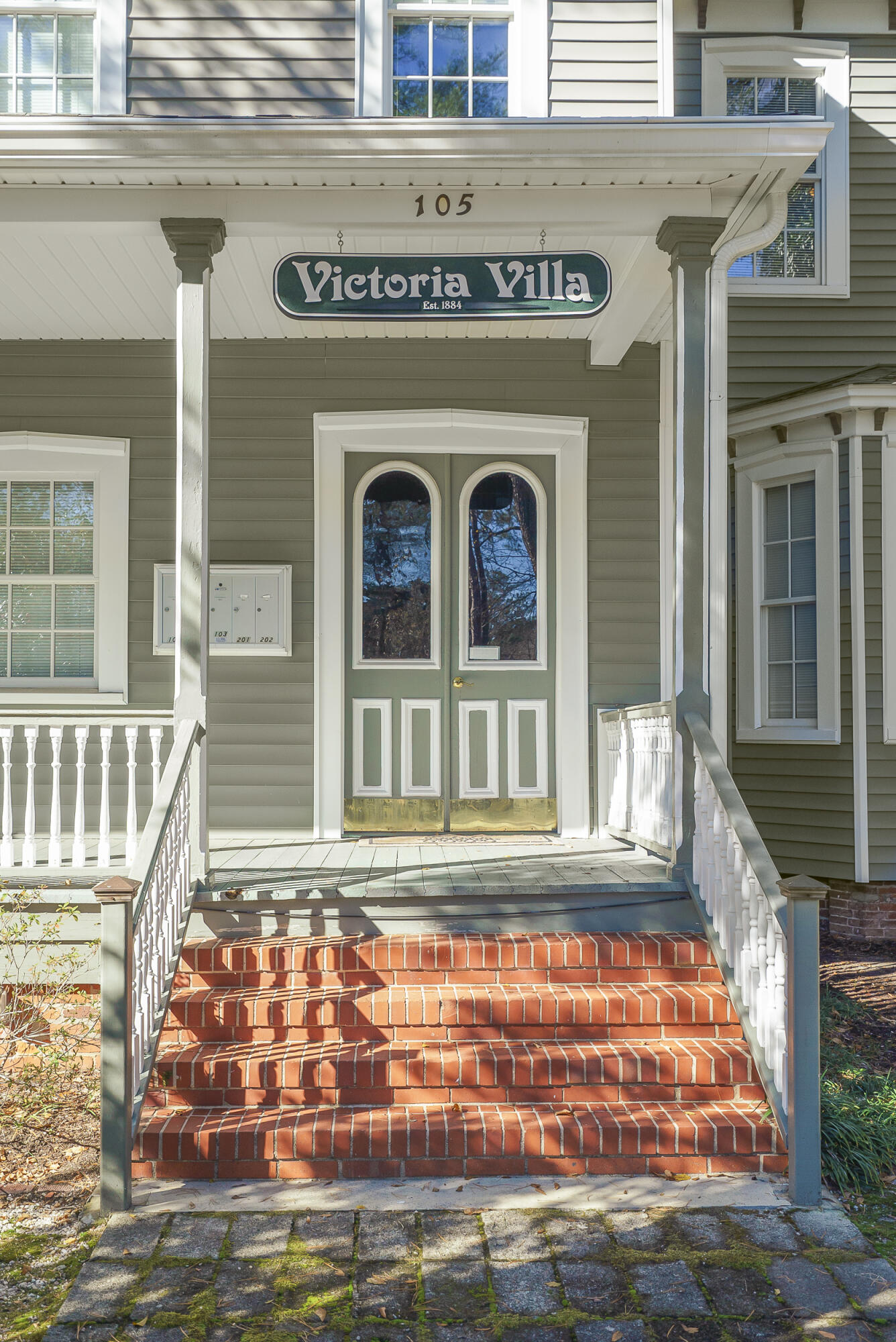 105 Florence Street, 103