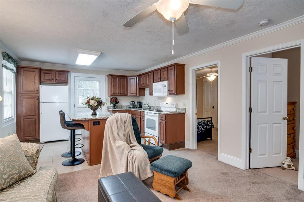 105 Florence Street, 103