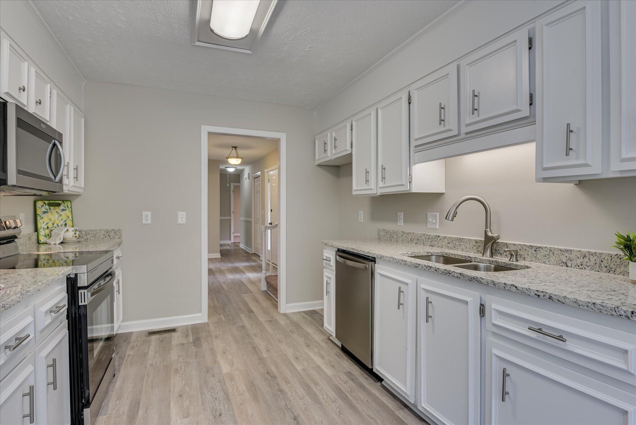 325 Longleaf Court