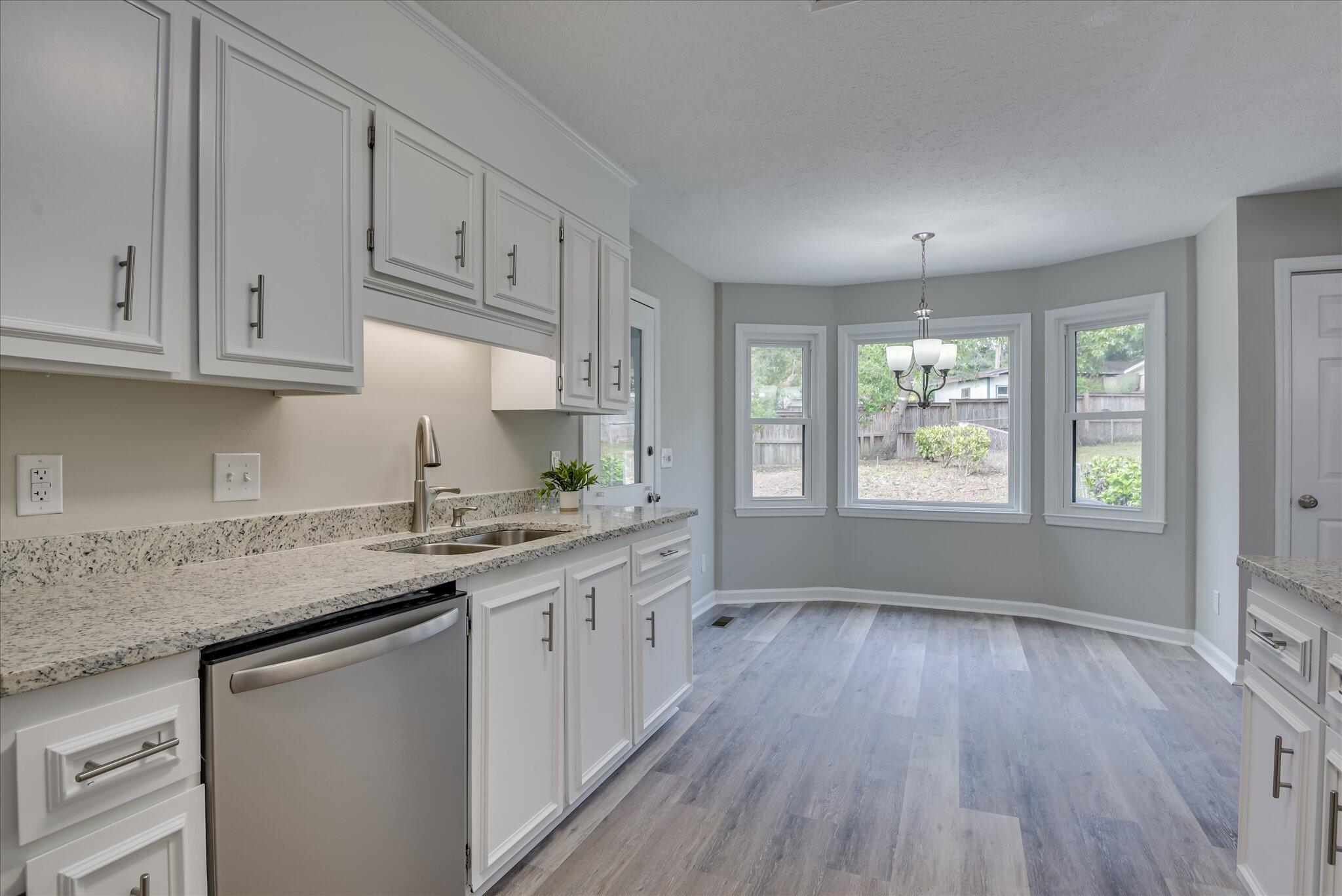 325 Longleaf Court