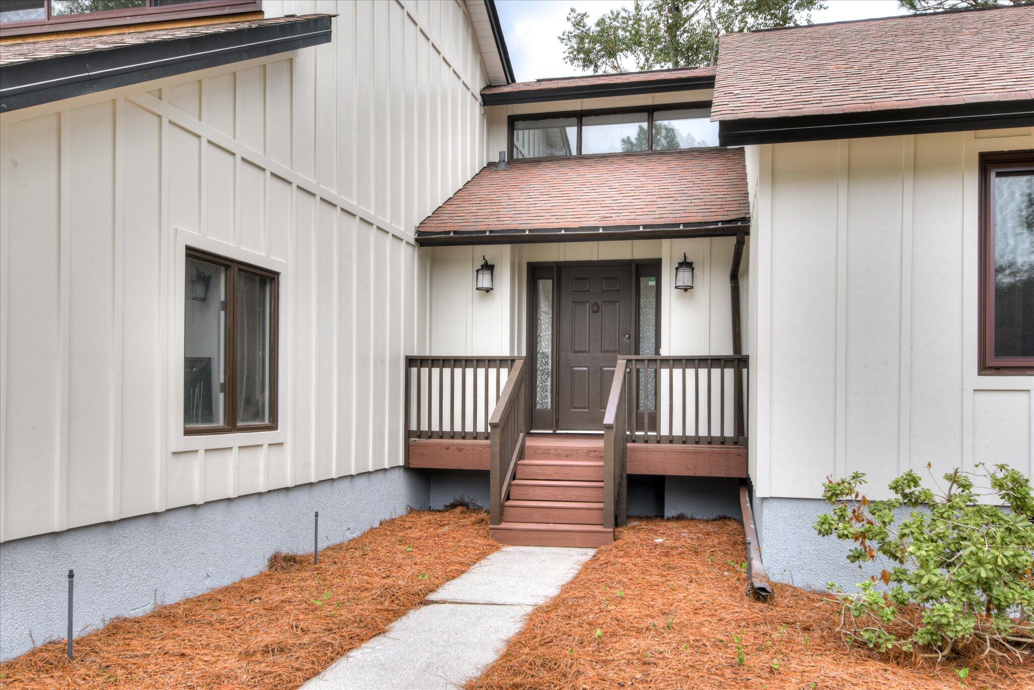 325 Longleaf Court
