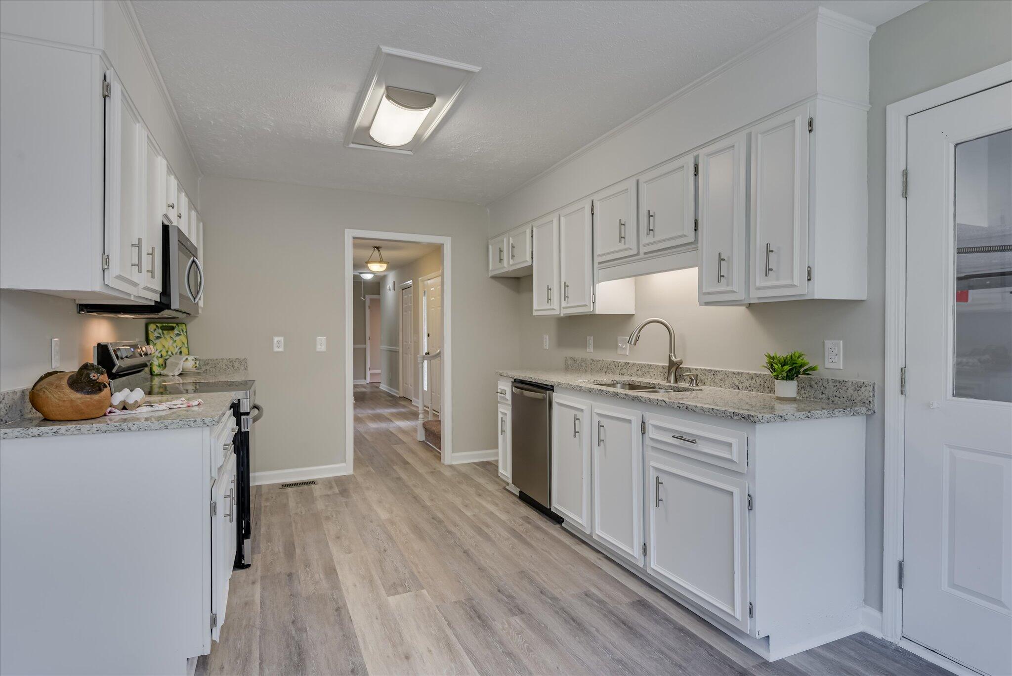 325 Longleaf Court