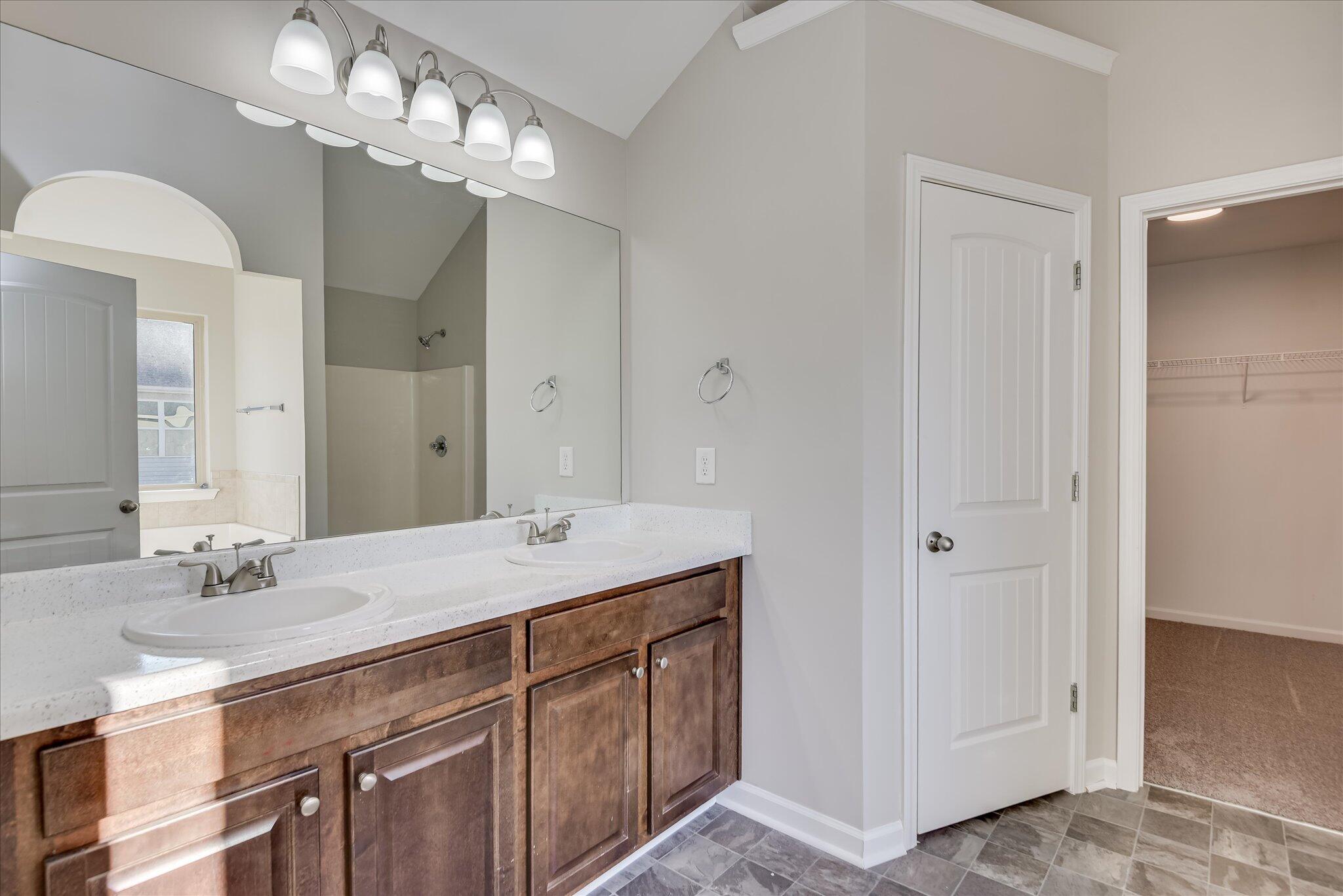 200 Pendulum Ridge, Graniteville