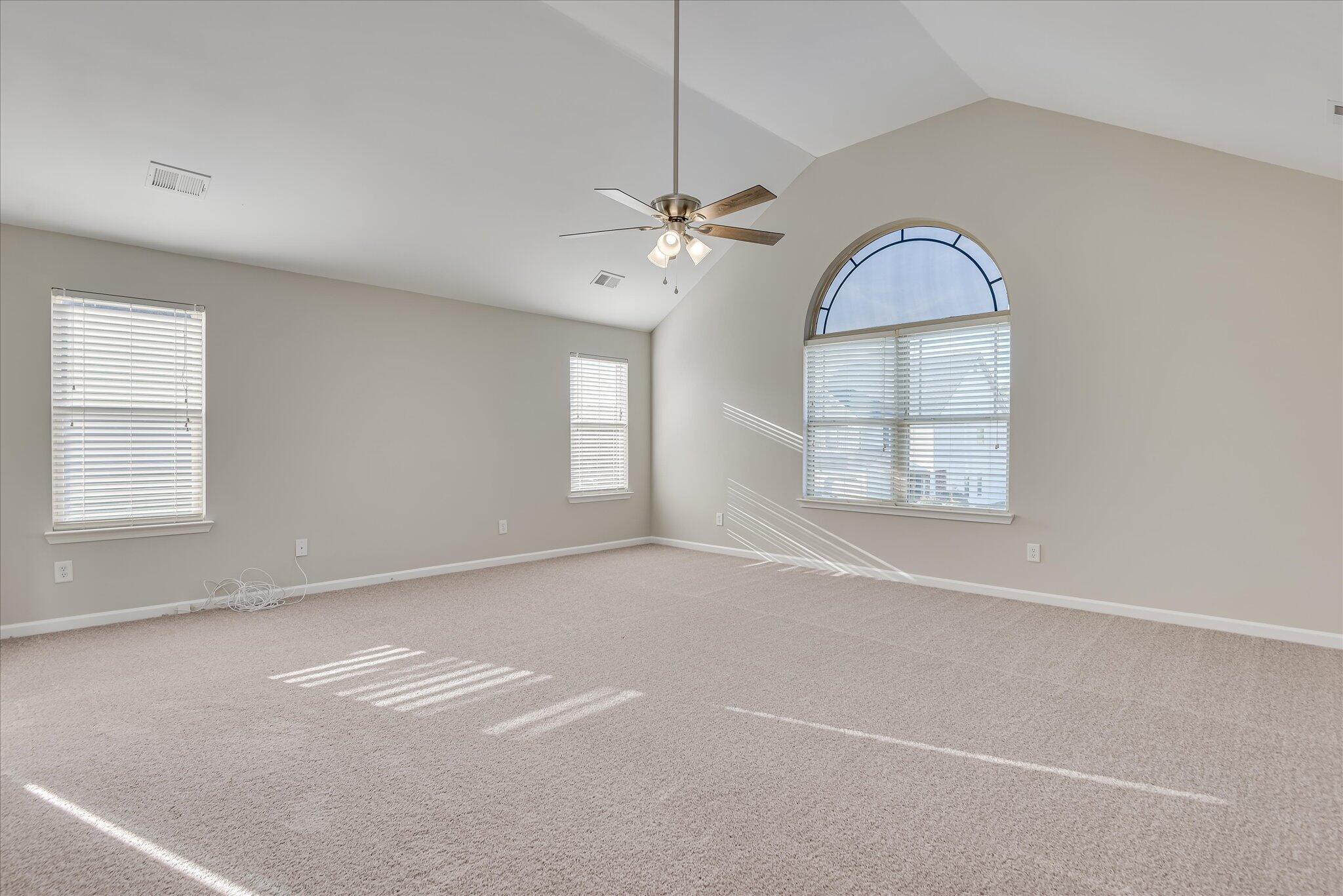 200 Pendulum Ridge, Graniteville