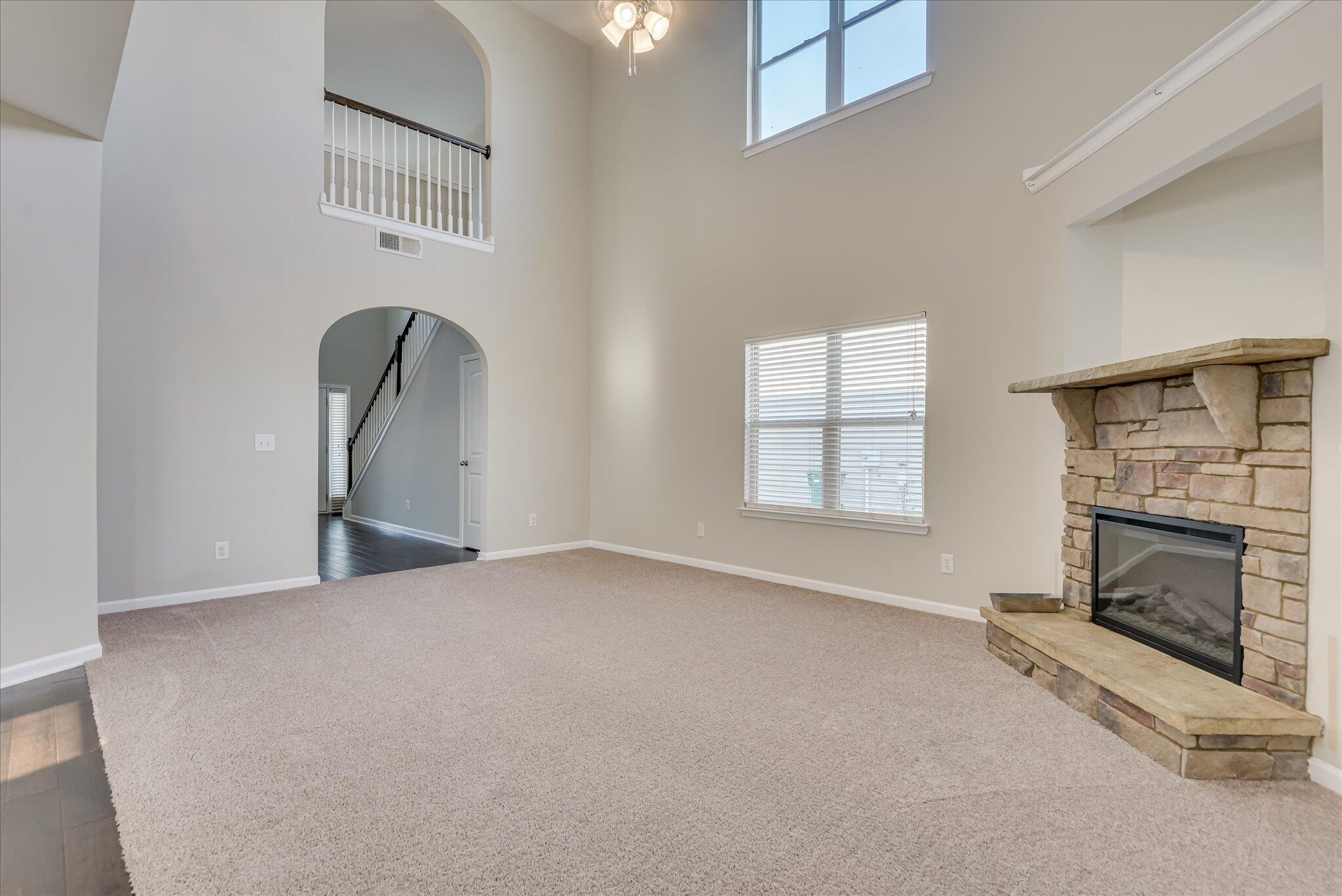 200 Pendulum Ridge, Graniteville