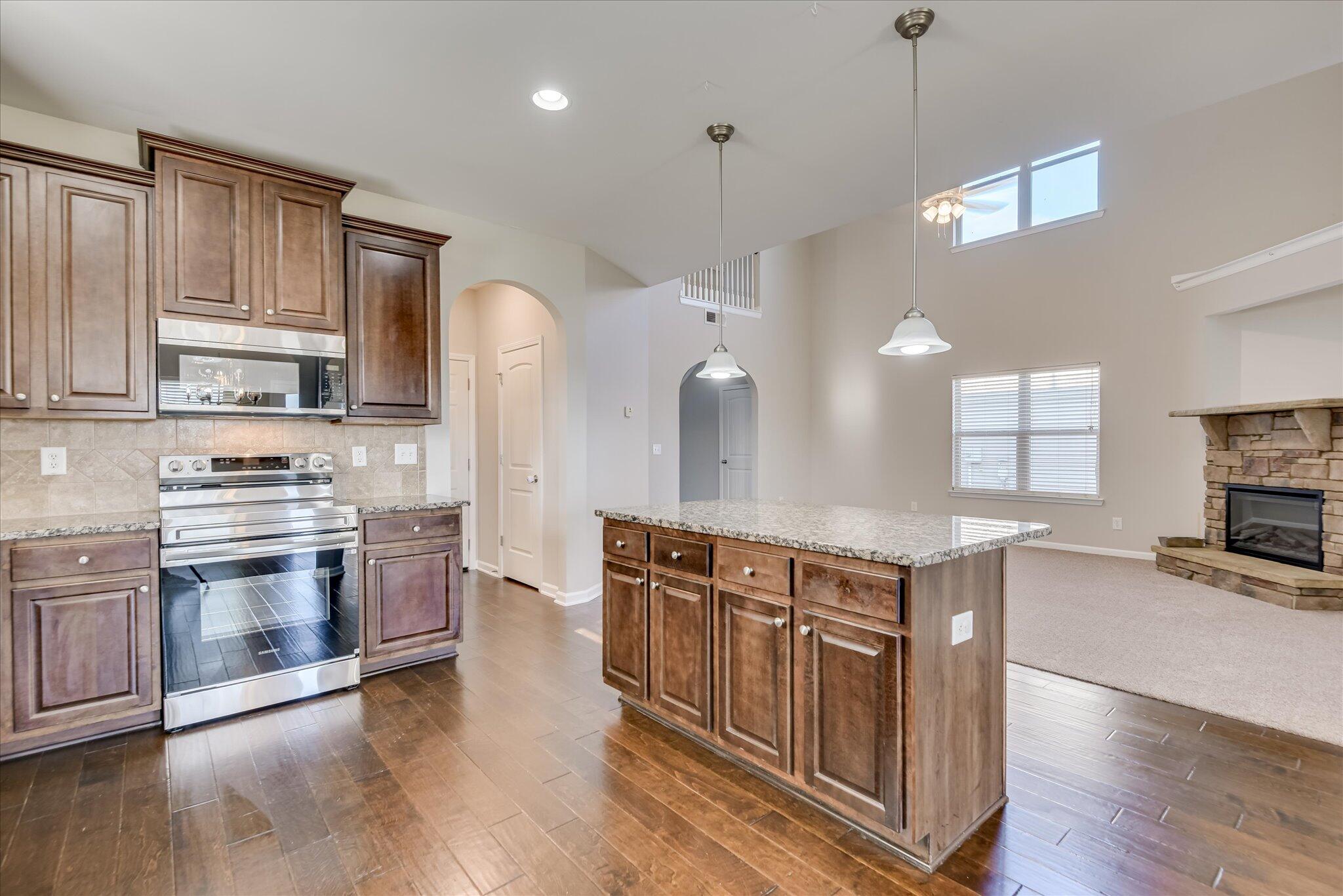 200 Pendulum Ridge, Graniteville